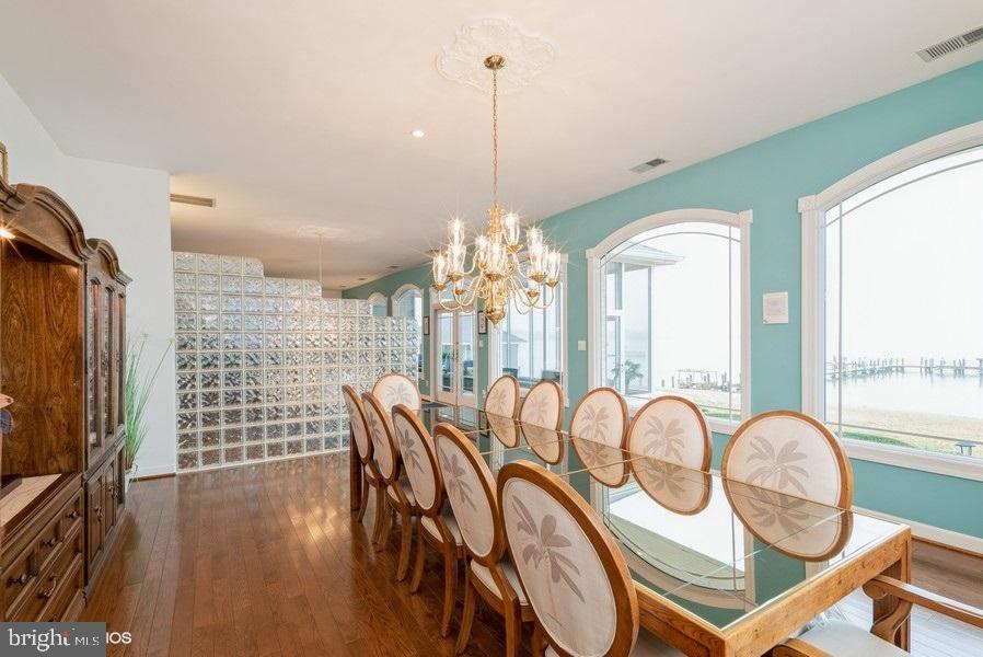 FEATHERSTONE SHORES - Residential