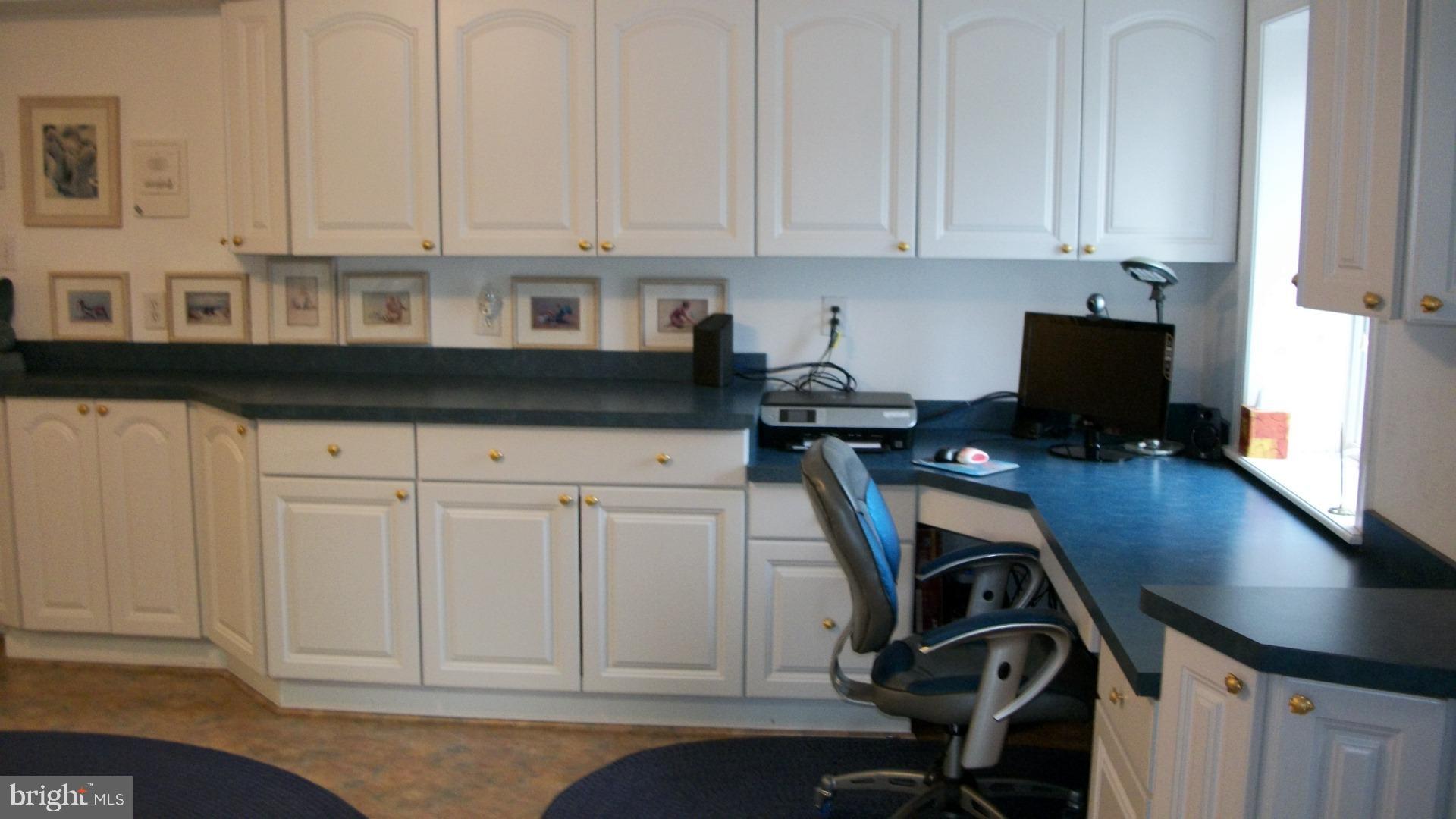 FEATHERSTONE SHORES - Residential