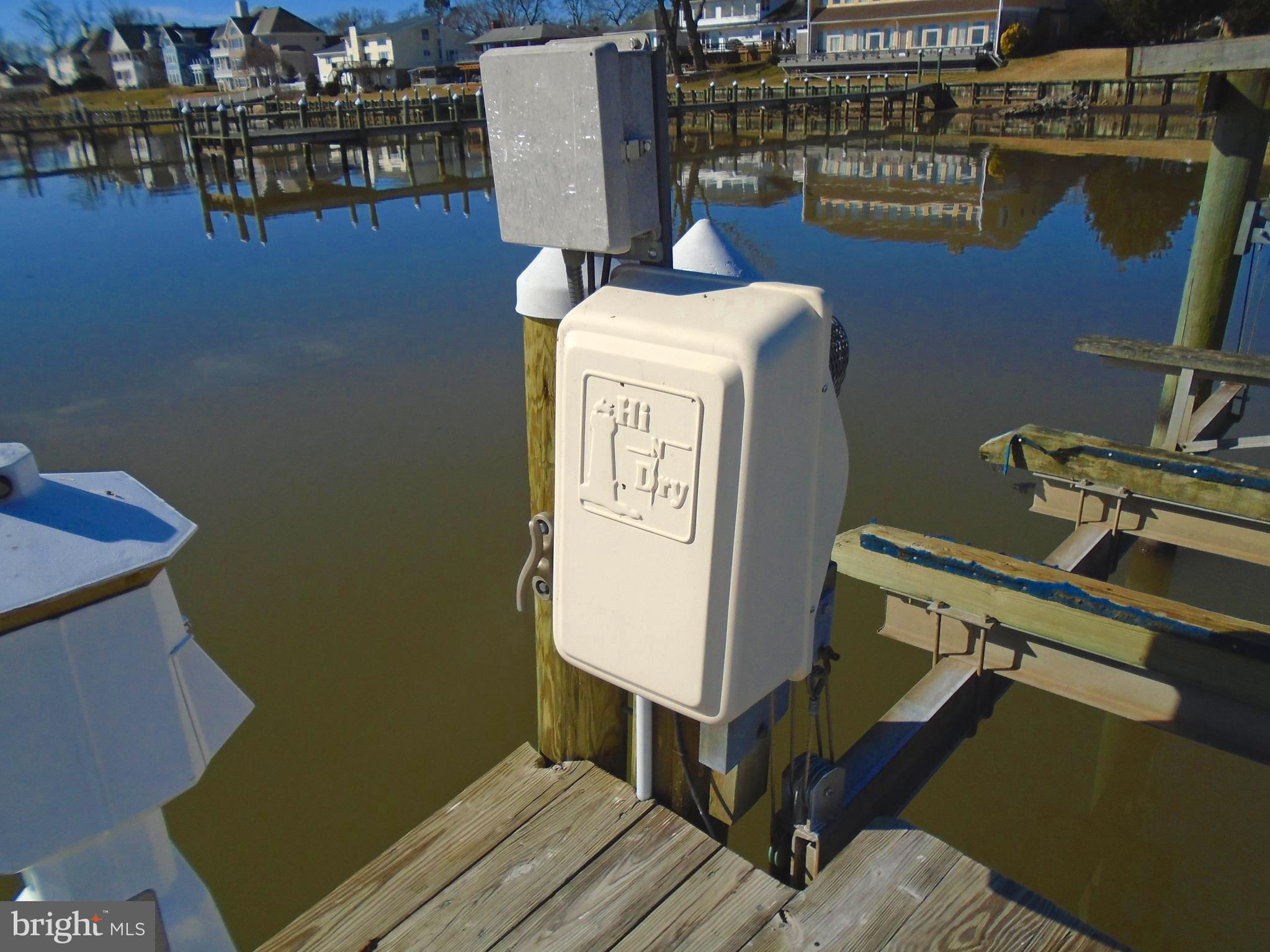 FEATHERSTONE SHORES - Residential