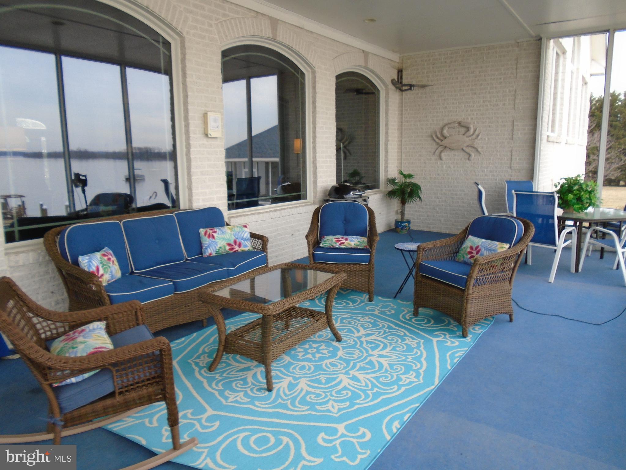 FEATHERSTONE SHORES - Residential