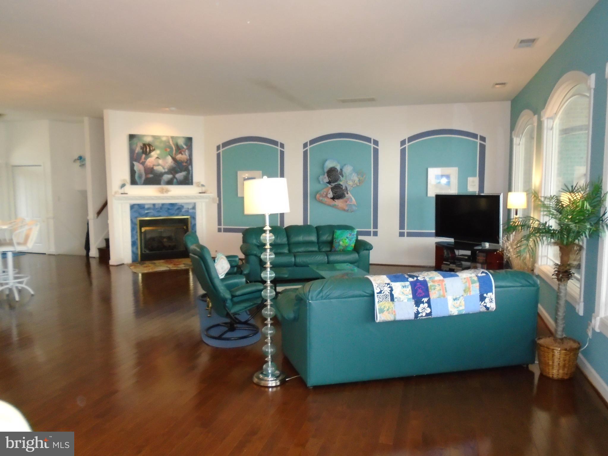 FEATHERSTONE SHORES - Residential