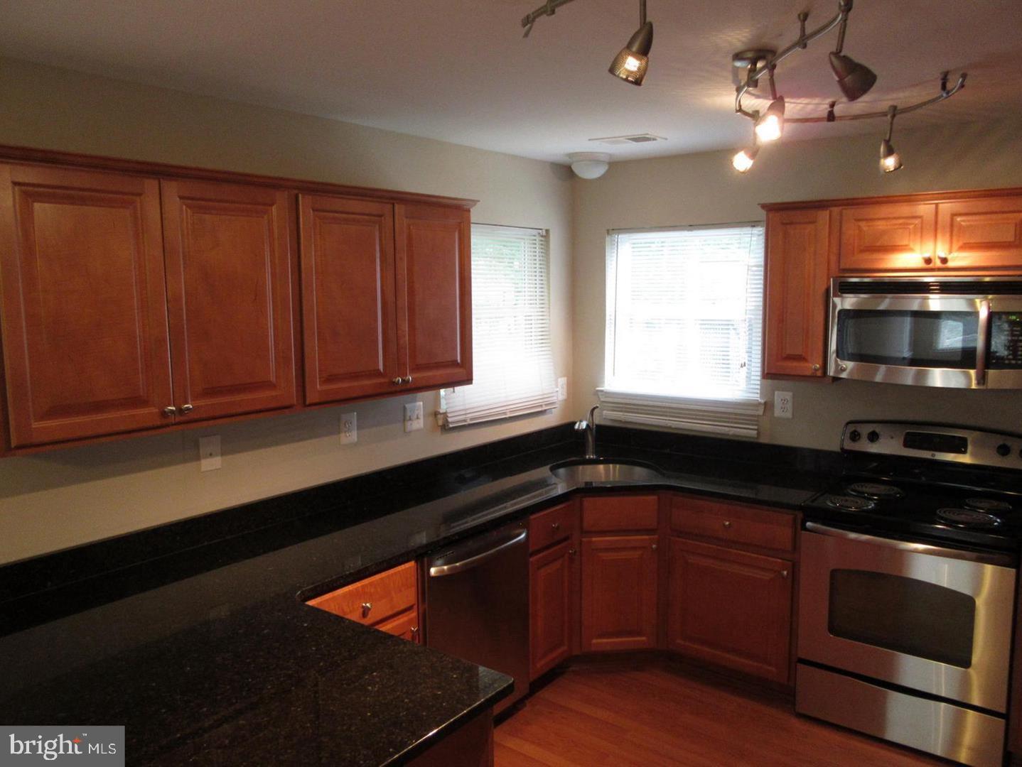 HAMPSHIRE - Residential Lease