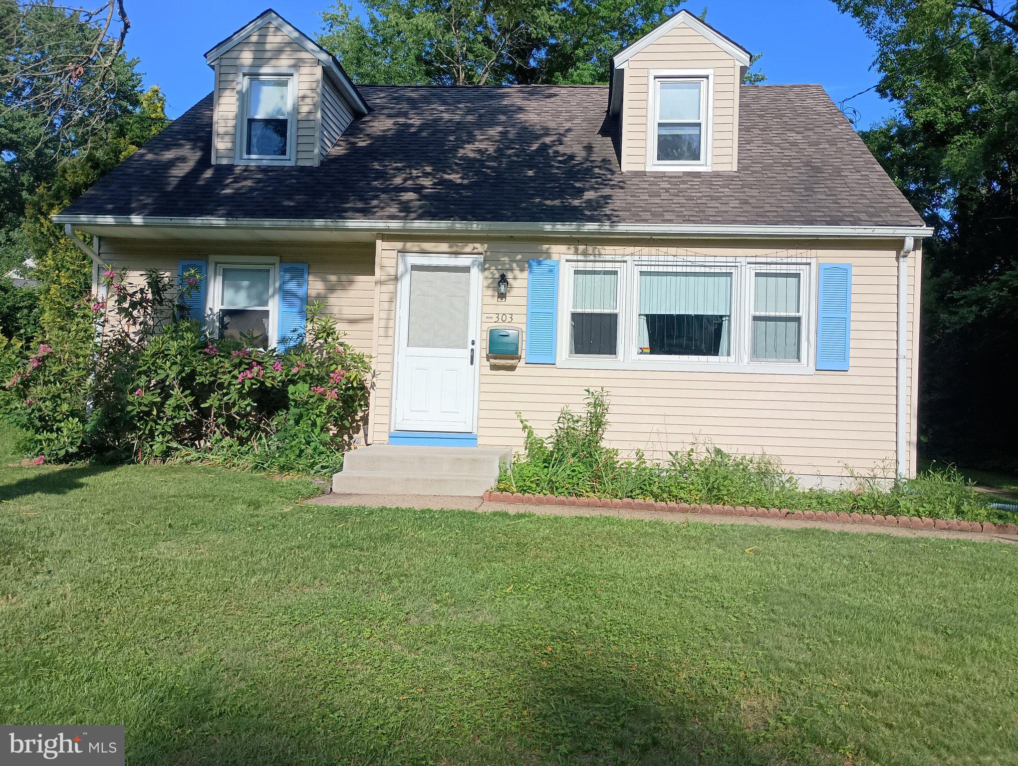 303 WYNNEWOOD ROAD