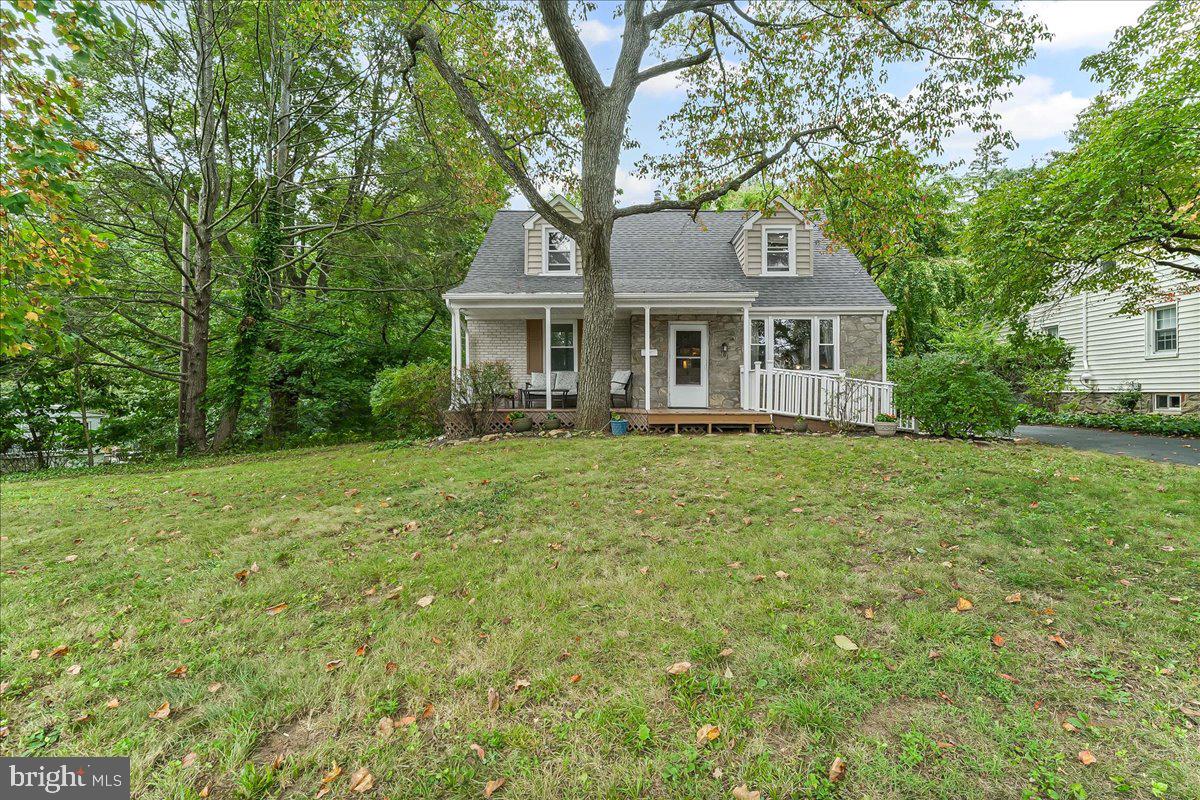 Welcome to 301 N Norwinden Drive, a classic 4-bedroom, 2-bath home tucked into one of Springfield’s most desirable neighborhoods. With a brand-new roof, timeless curb appeal, and a versatile floor plan, this residence is the perfect blend of character, comfort, and convenience.
Step inside to find a warm and inviting layout, enjoy the hardwood floors, natural light and spacious living room. Continue on your journey to make your way to the quaint kitchen and large cozy rear room, which play host to large windows, views of the rear deck and yard that doubles as a family room and dining area. Back towards the front of the home, you will discover two nicely sized bedrooms serviced by the updated hall bathroom.
Upstairs enjoy the primary bedroom with office nook, the 4th bedroom and classic full bathroom.
The lower level includes a full basement that delivers additional storage and finished living space for the ideal spot to watch a movie or game.
Set on a quiet street in the heart of Springfield, this home offers easy access to award-winning Springfield schools, local parks, shopping, dining, and major roadways. Just minutes from Philadelphia and the airport, the location is second to none.
With its new roof and newer heater, natural light-filled spaces, and prime setting, 301 N Norwinden Drive is ready for its next chapter. Whether you’re a first-time buyer, growing family, or looking for a home in a top-rated community, this property is a must-see. Schedule your showing today and discover the potential of this Springfield gem!
This property qualifies for a seller credit up to $4,250 (Sales Price $425,000) towards buyer’s closing costs or interest rate buy downs. Buyer is not obligated to use Bill Rookstool of CrossCountry Mortgage to have offer accepted however must use Bill Rookstool to qualify for the credit. - Restrictions apply. NMLS 137765, NMLS2013300, NMLS3029.