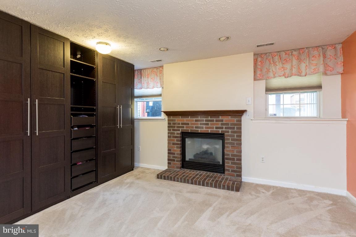 RUSSETT - Residential