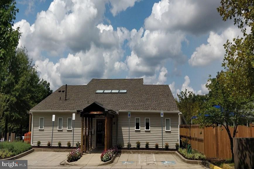 RUSSETT - Residential