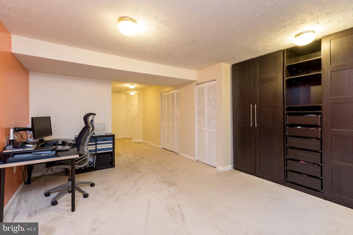 RUSSETT - Residential