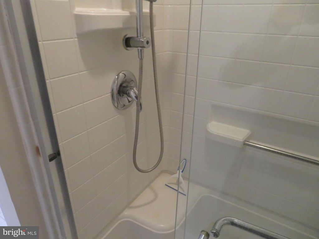 listing image 107