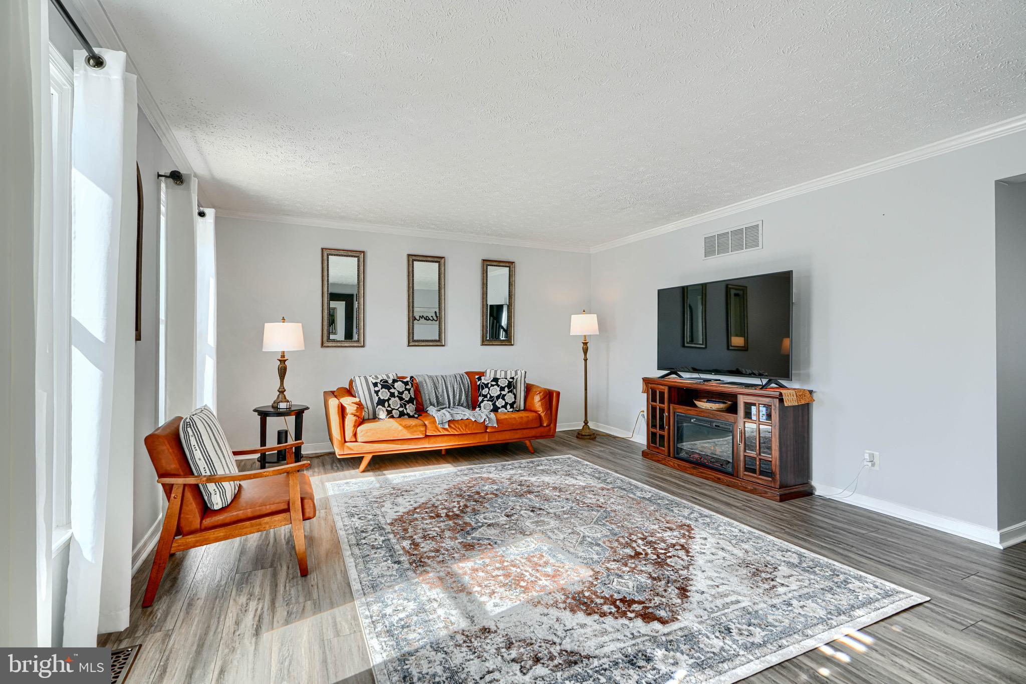 FOXBOROUGH FARMS - Residential