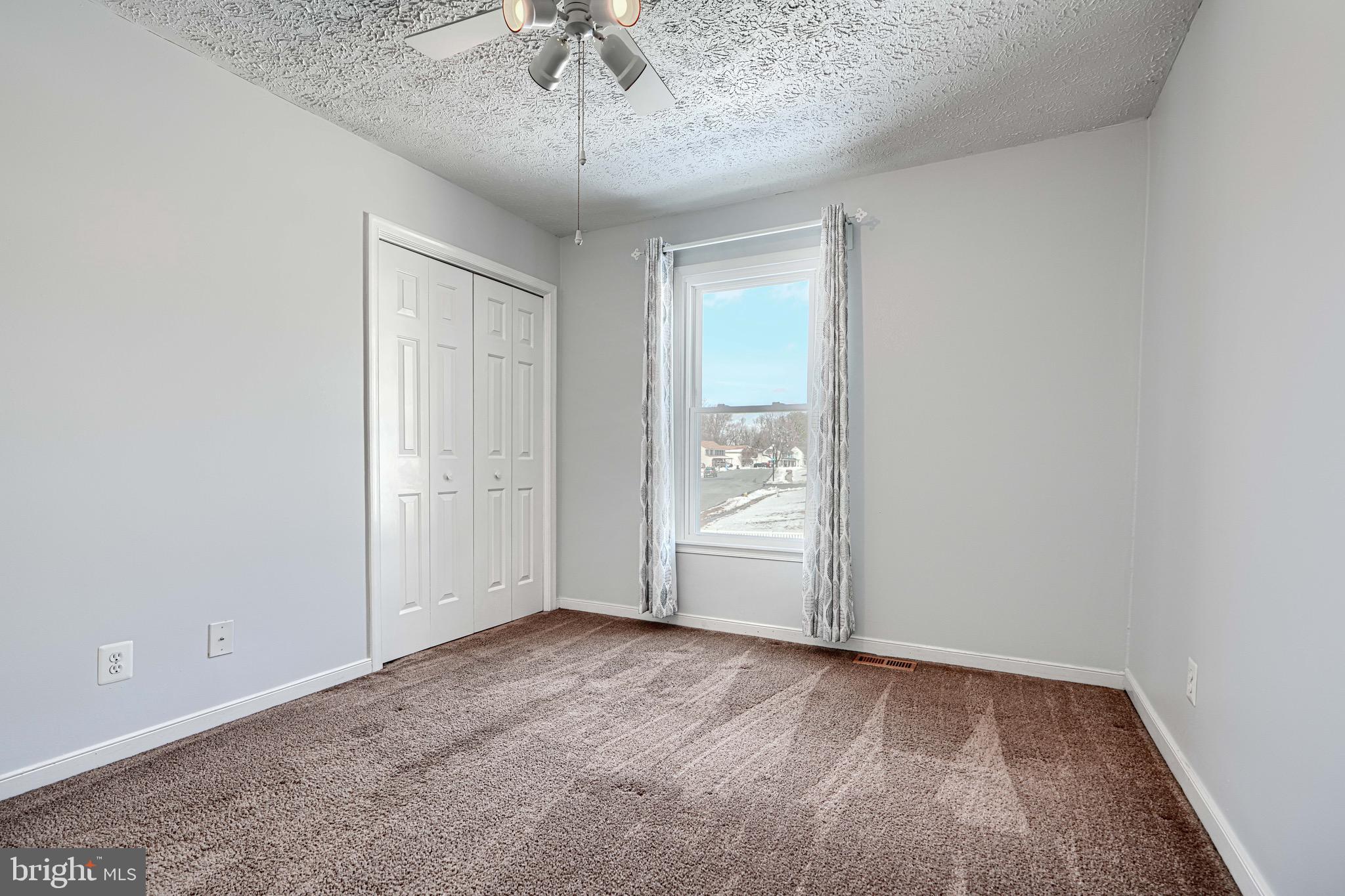 FOXBOROUGH FARMS - Residential