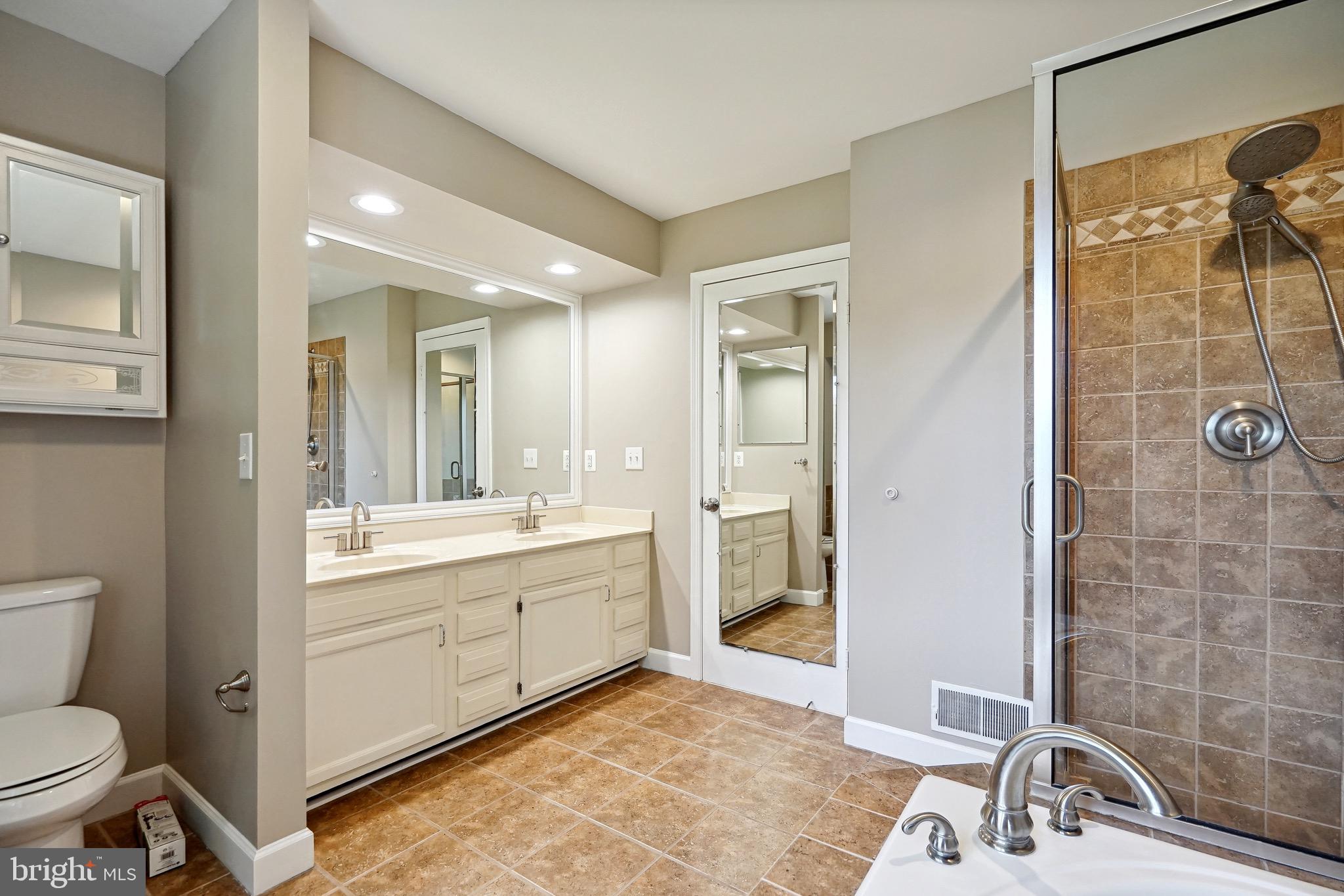 STRATFORD GLEN - Residential