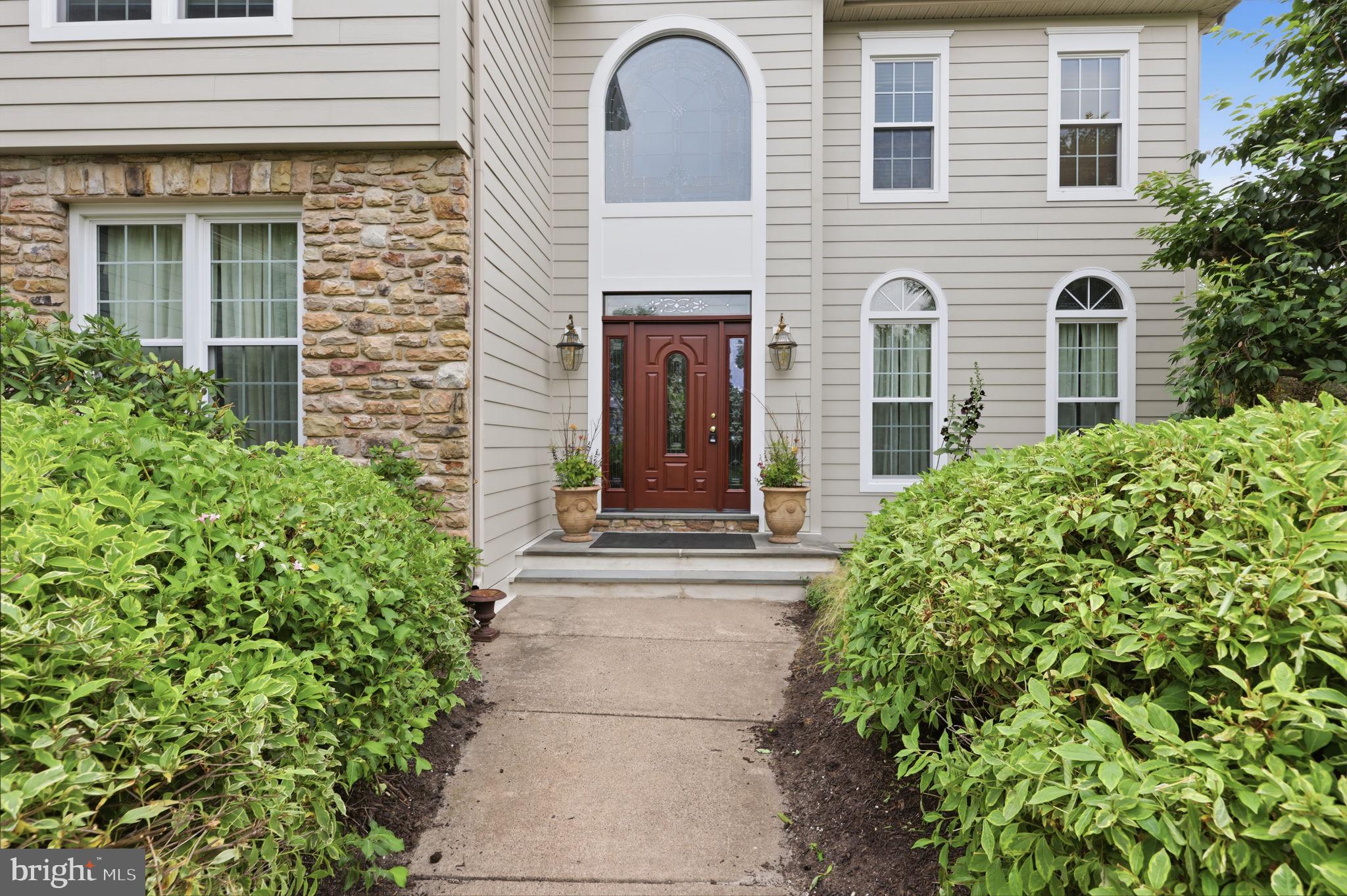 25 ALEXANDERS COURT