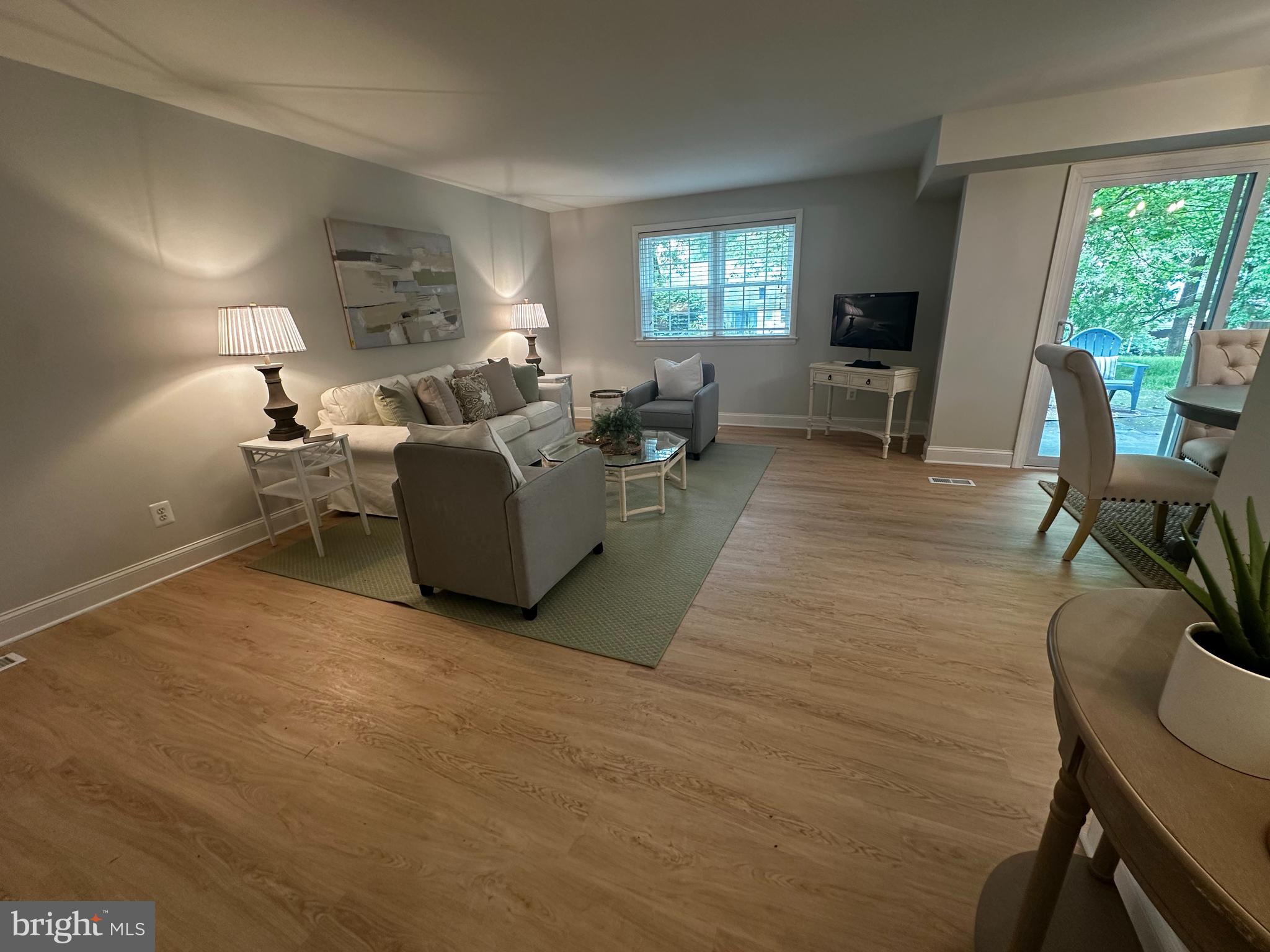 HOMELAND SOUTHWAY - Residential