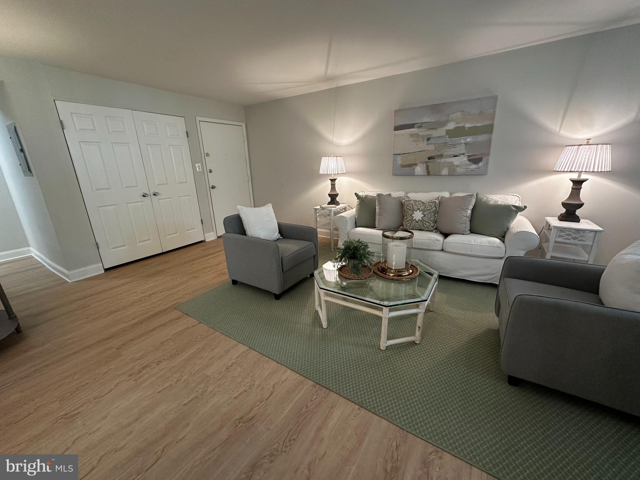 HOMELAND SOUTHWAY - Residential