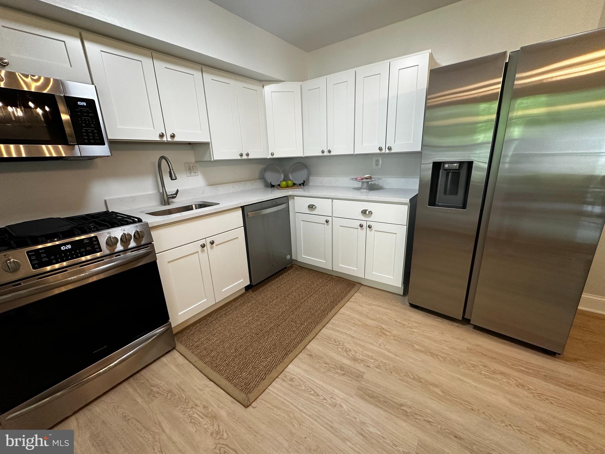 HOMELAND SOUTHWAY - Residential