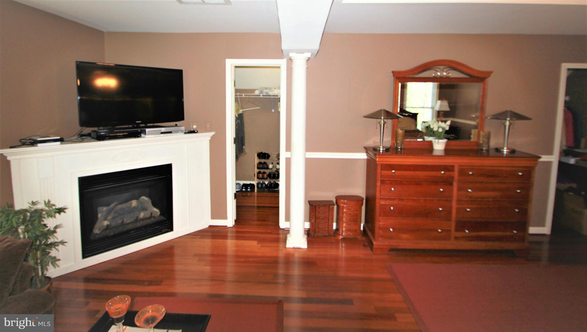 COLECHESTER VILLAGE - Residential