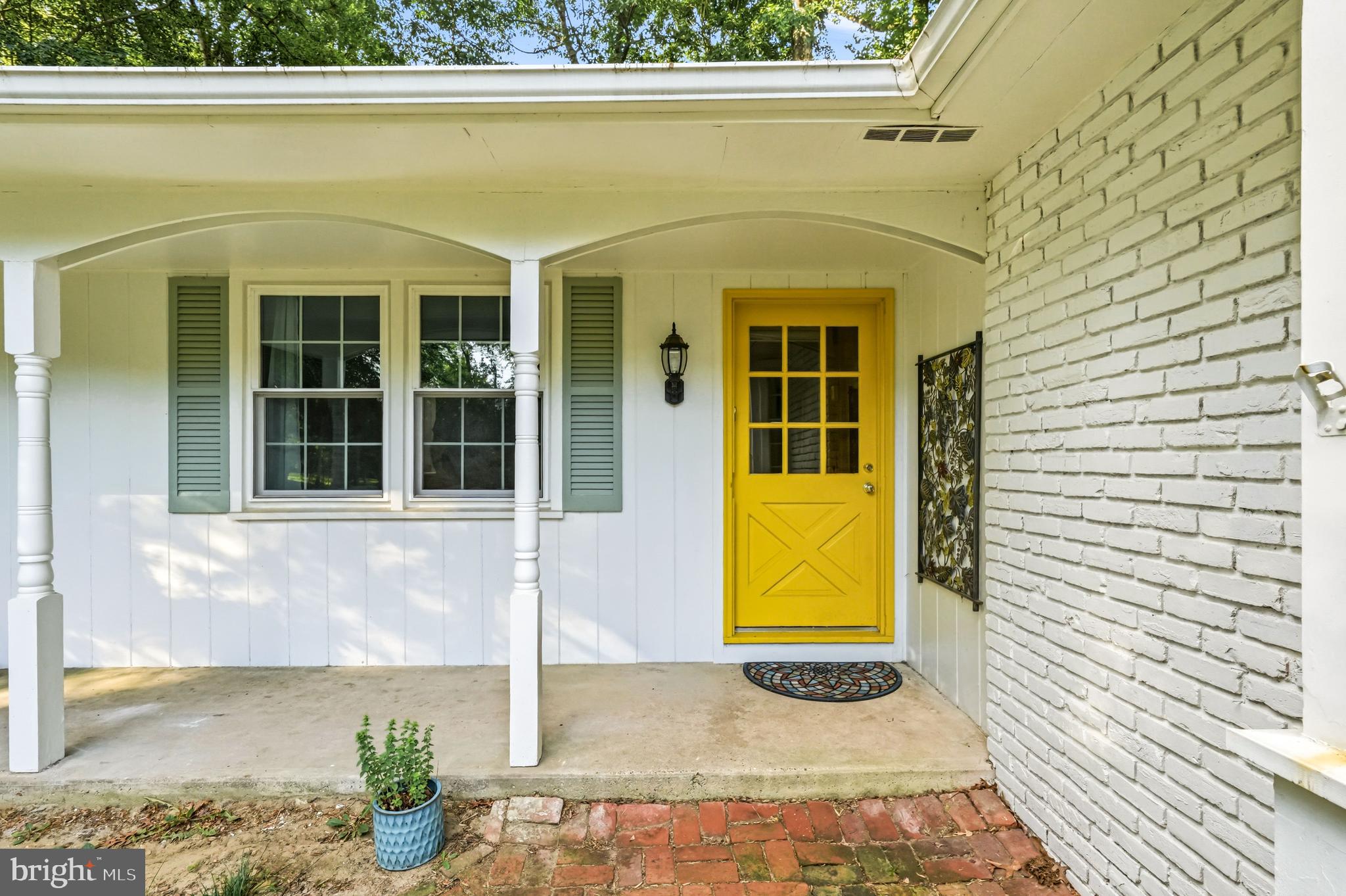 1152 BARBARA DRIVE