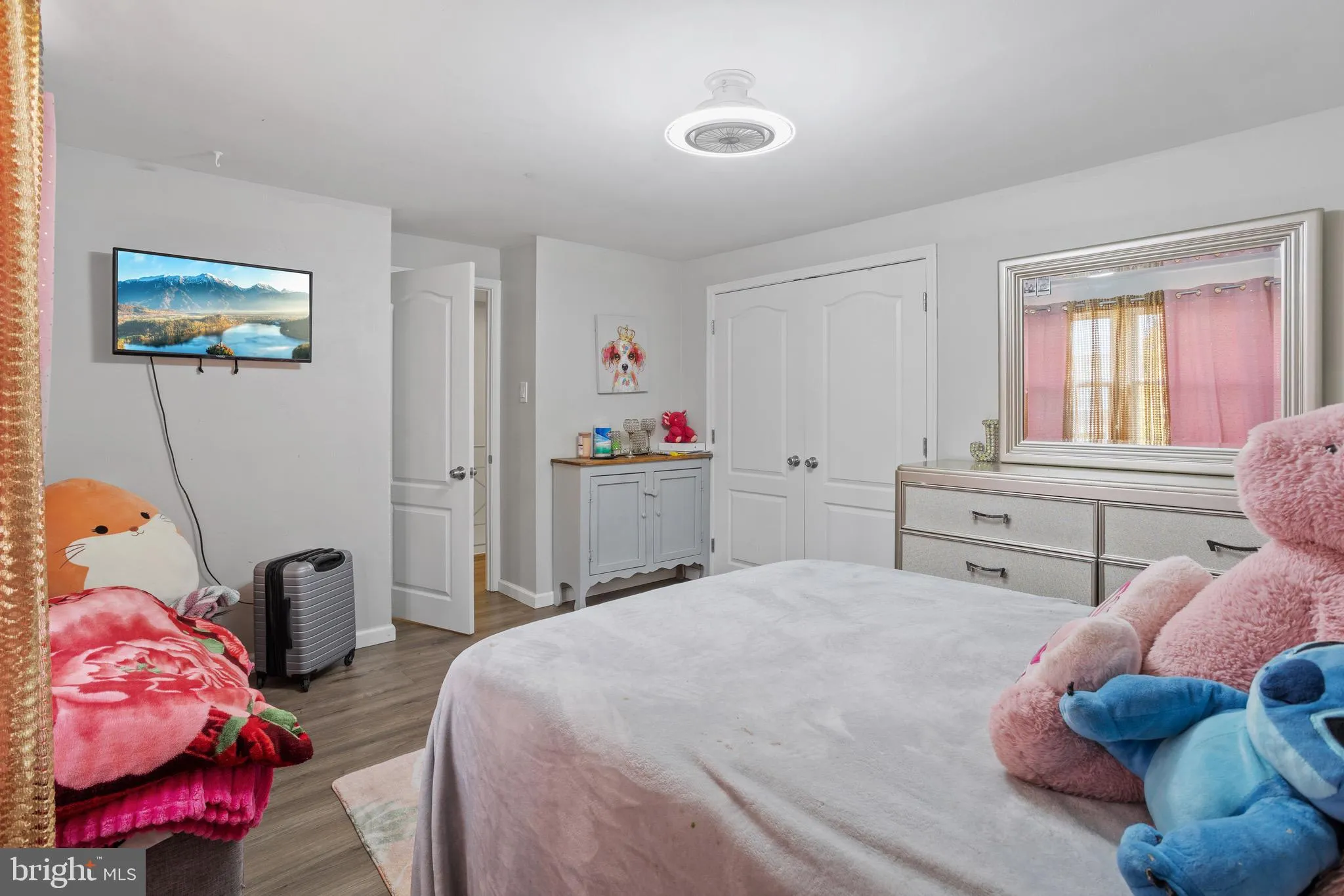 Willingboro, New Jersey 08046, United States, 4 Bedrooms Bedrooms, ,4 BathroomsBathrooms,Residential,Active,238932