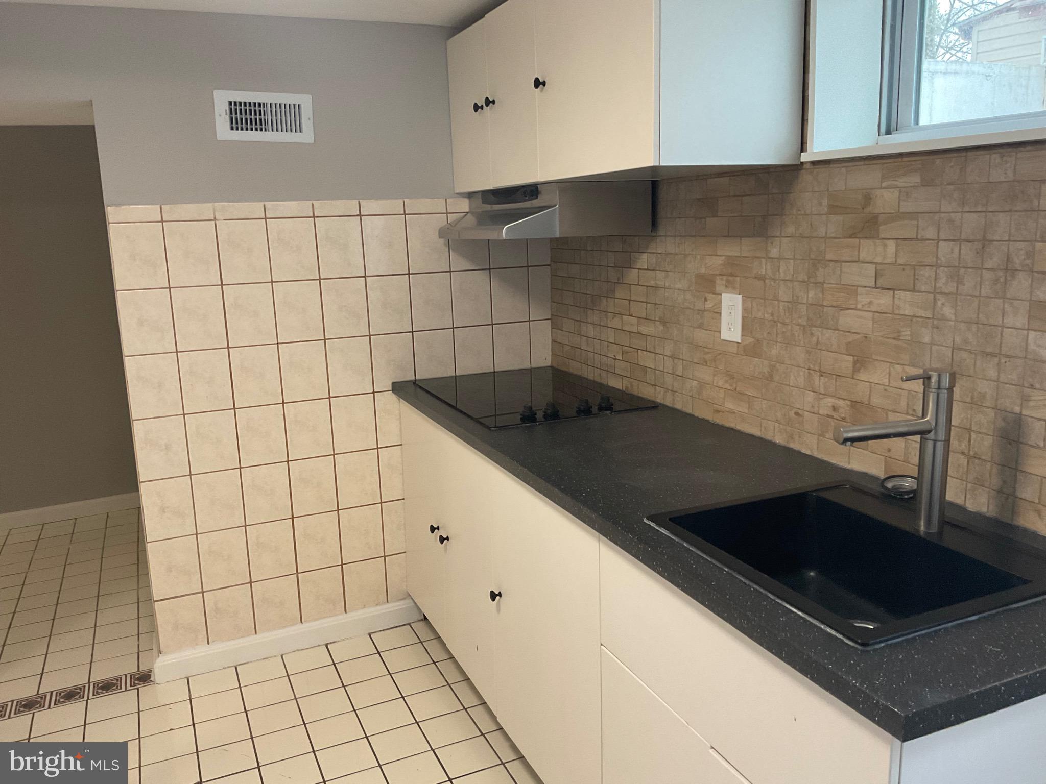 VANSVILLE HEIGHTS - Residential Lease