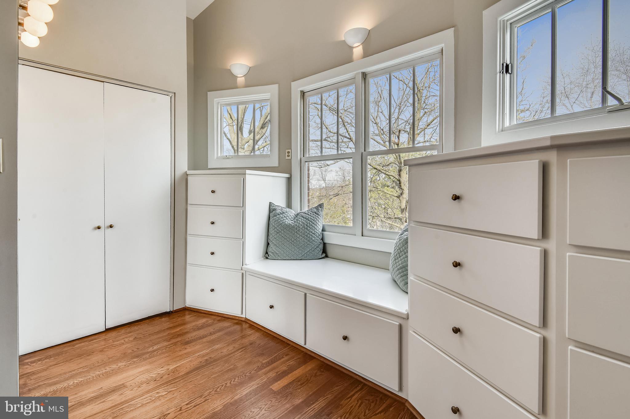 ROSEMONT - Residential