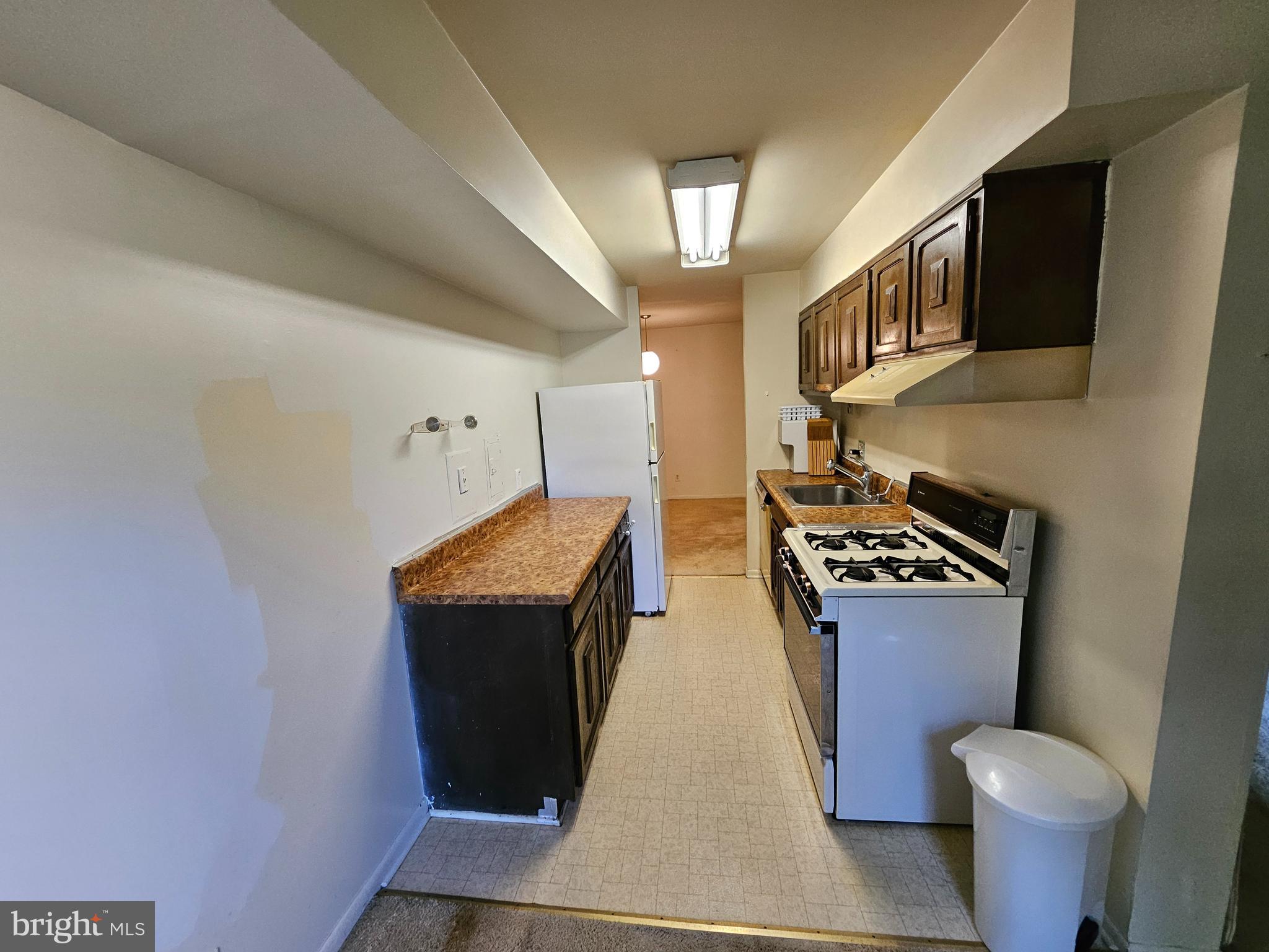 8300 TOBIN ROAD 23