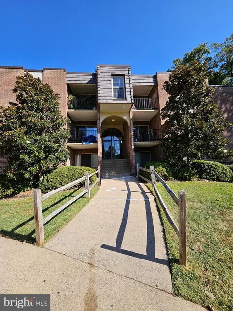 8300 Tobin Road Unit 23, Annandale, VA MLS: VAFX2267370