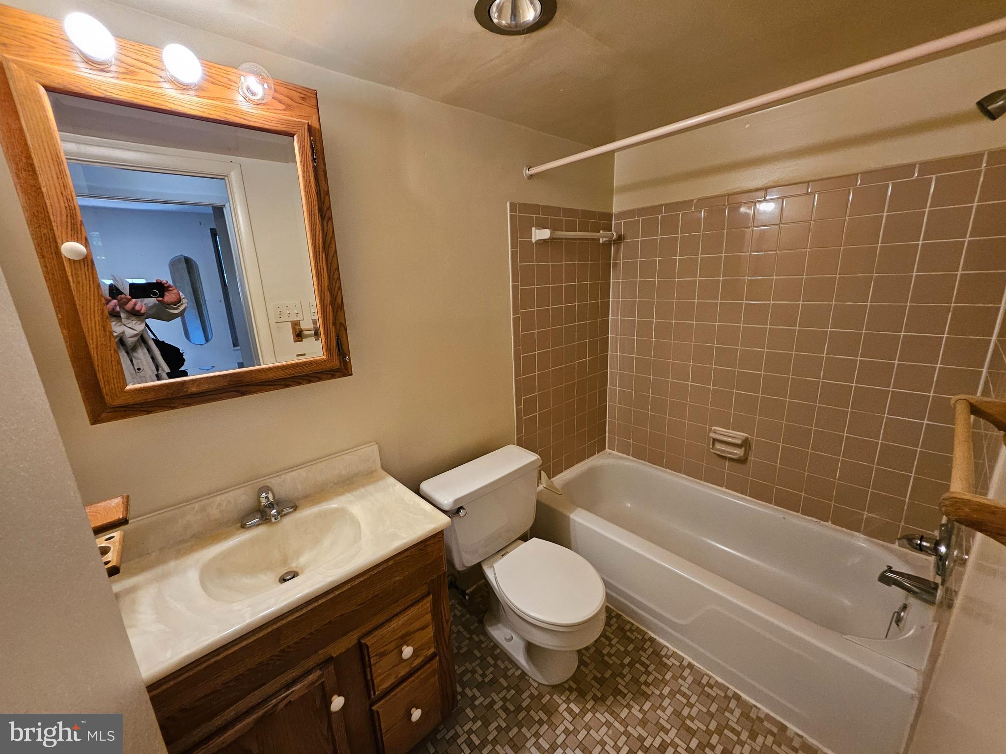 WOODBURN VILLAGE - Residential