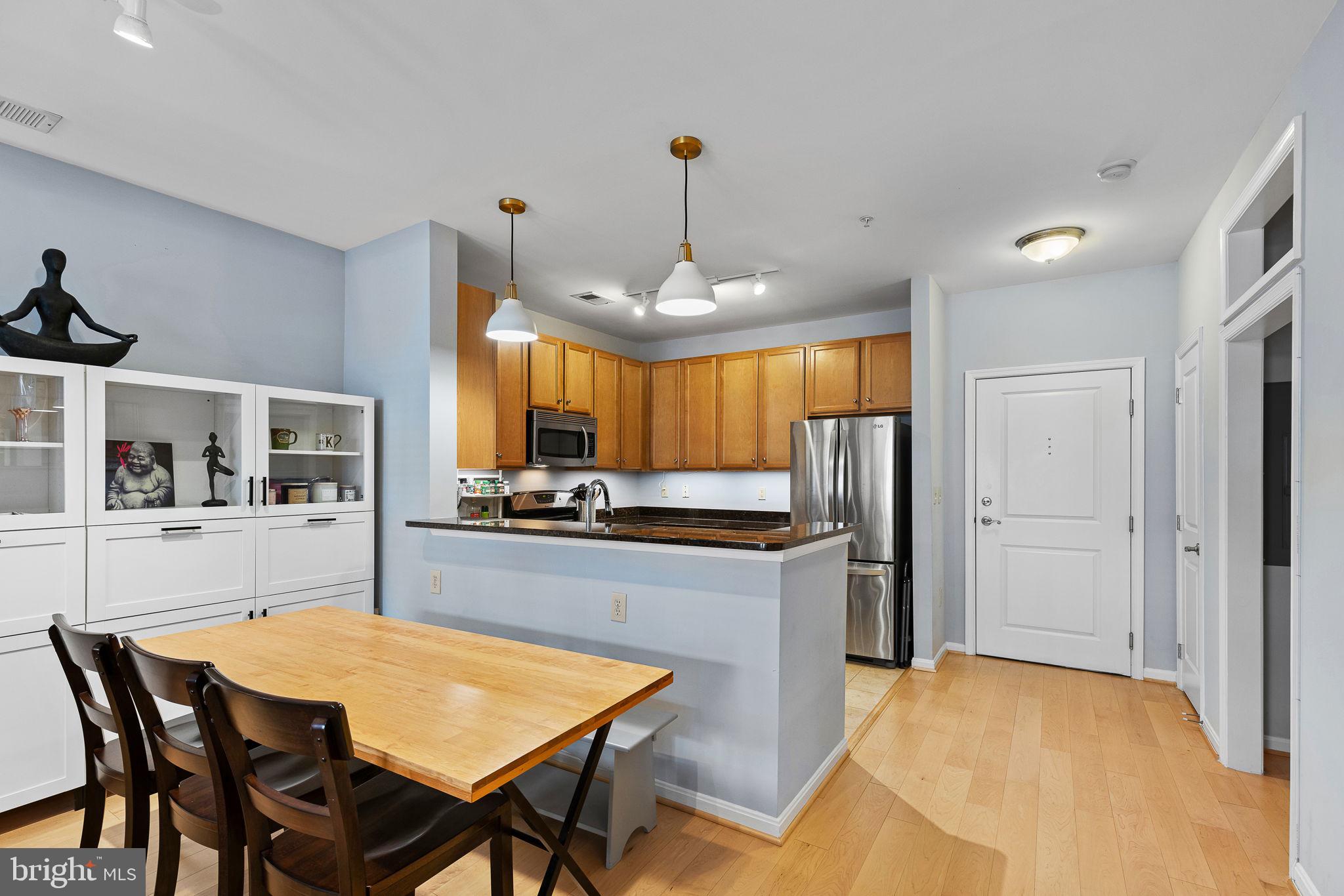 HALSTEAD AT THE METRO - Residential