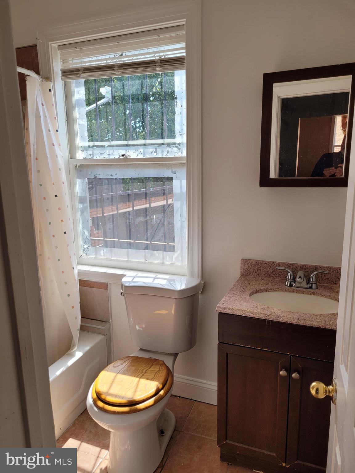 ALBEMARLE SQUARE - Residential Lease