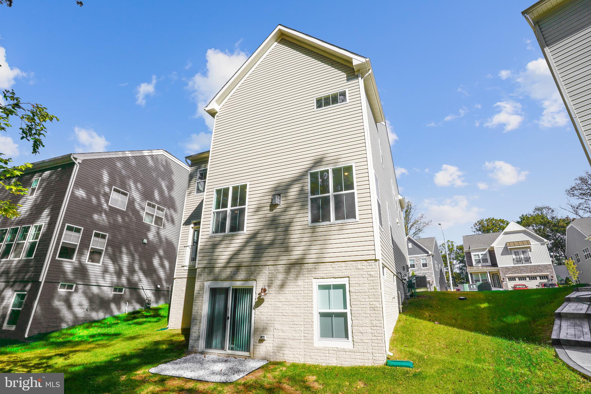 GILES OVERLOOK - Residential