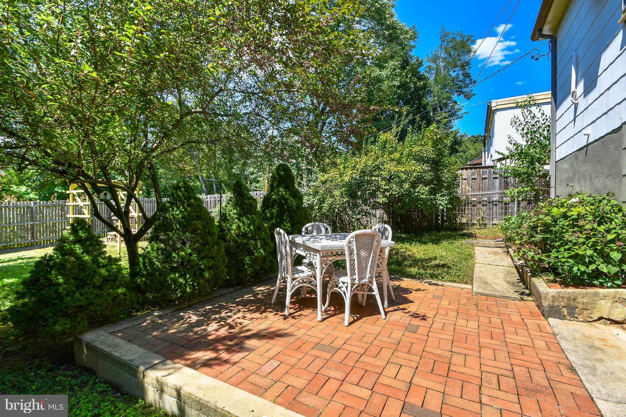 ELMWOOD - Residential