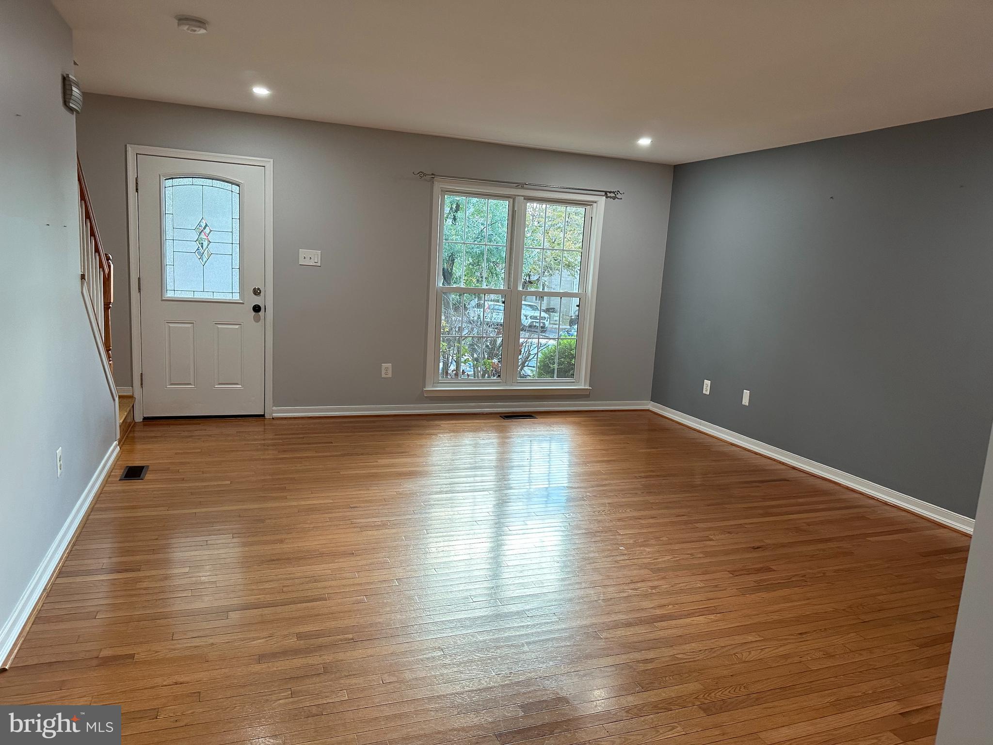 GUNNERS LAKE VILLAGE - Residential Lease