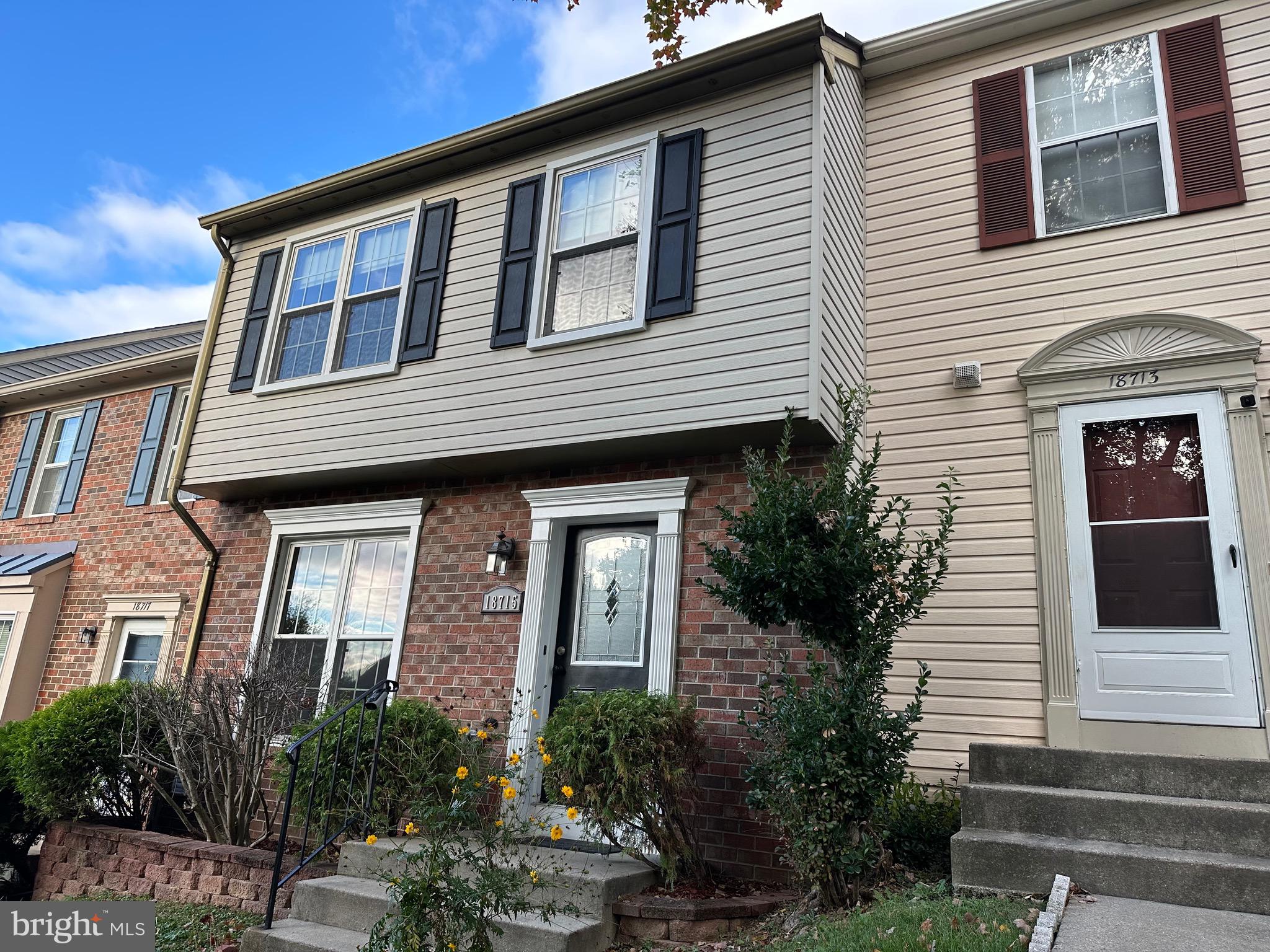 GUNNERS LAKE VILLAGE - Residential Lease