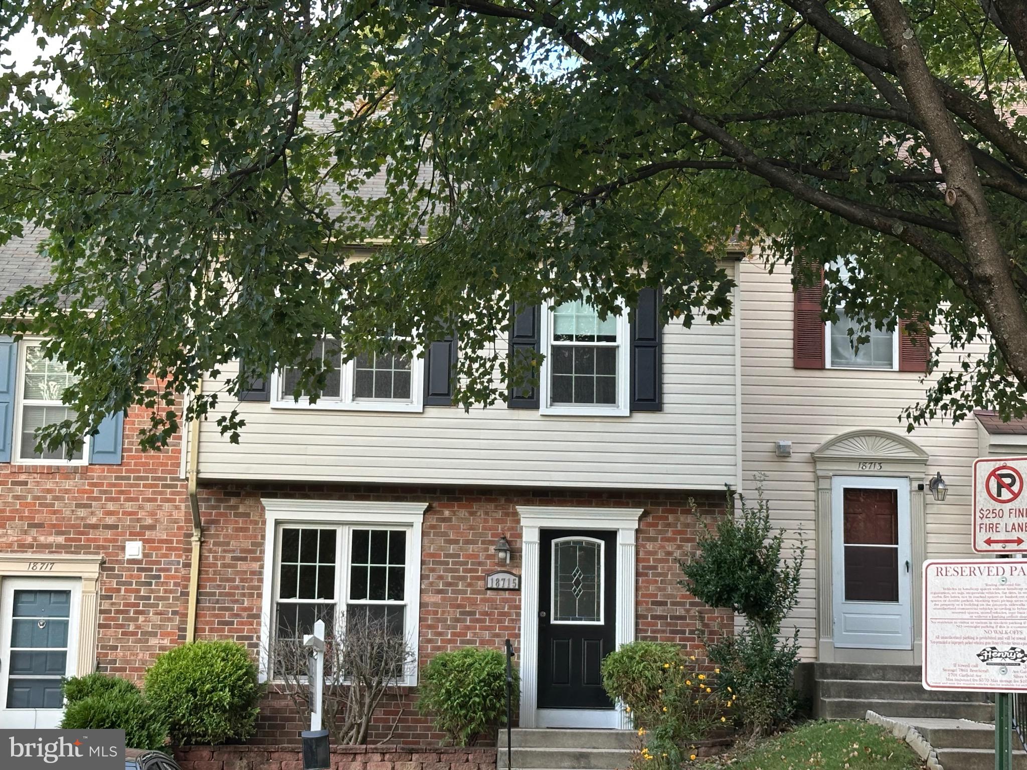 GUNNERS LAKE VILLAGE - Residential Lease