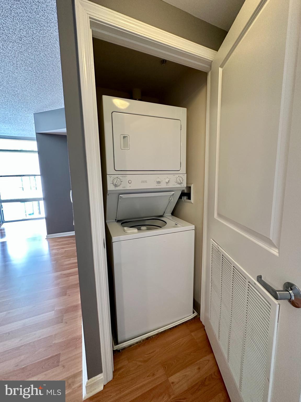 THE CRESCENT - Residential Lease