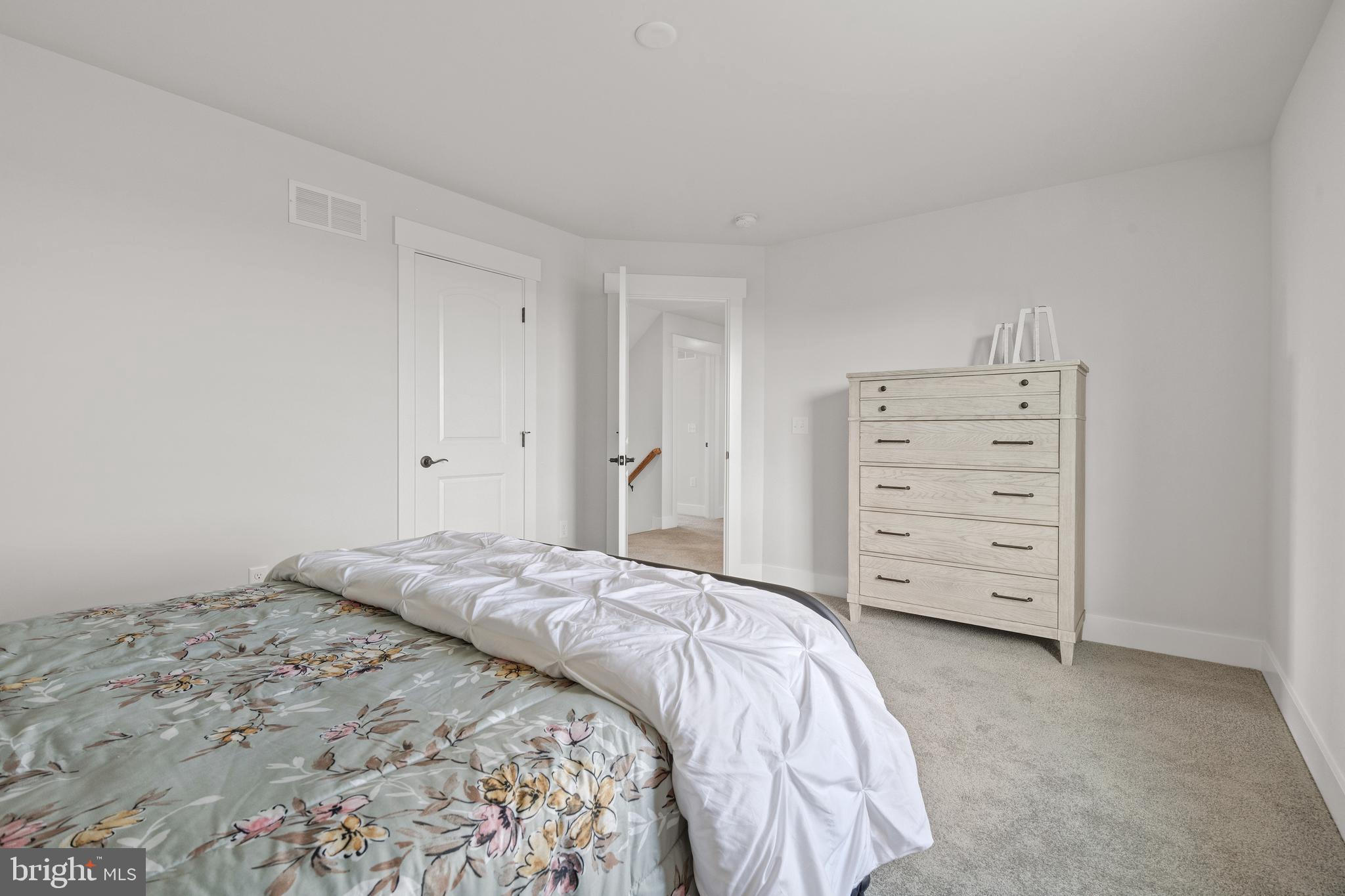 RIVER RIDGE HILLS - Residential