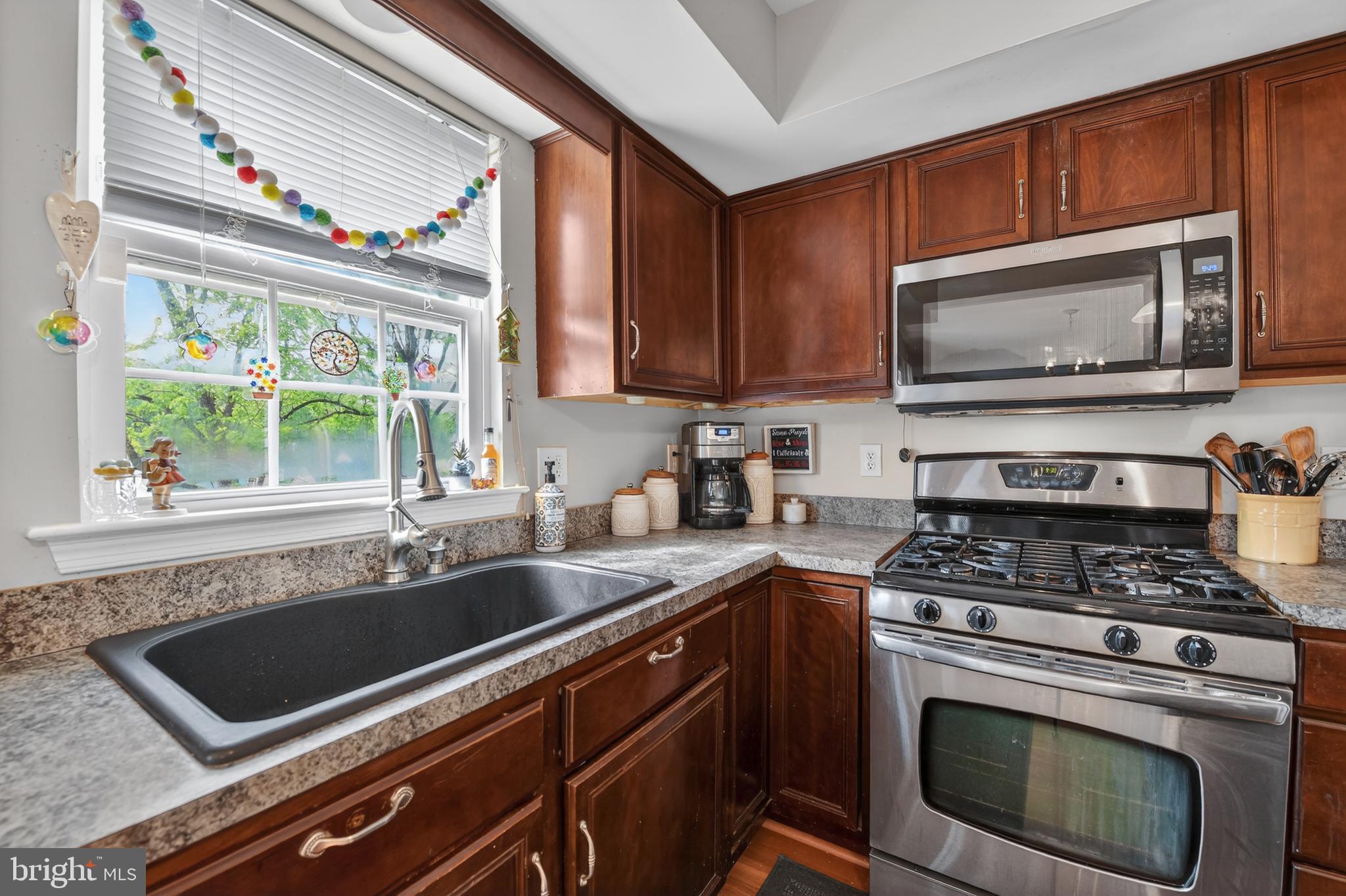 GOVERNORS POINTE - Residential