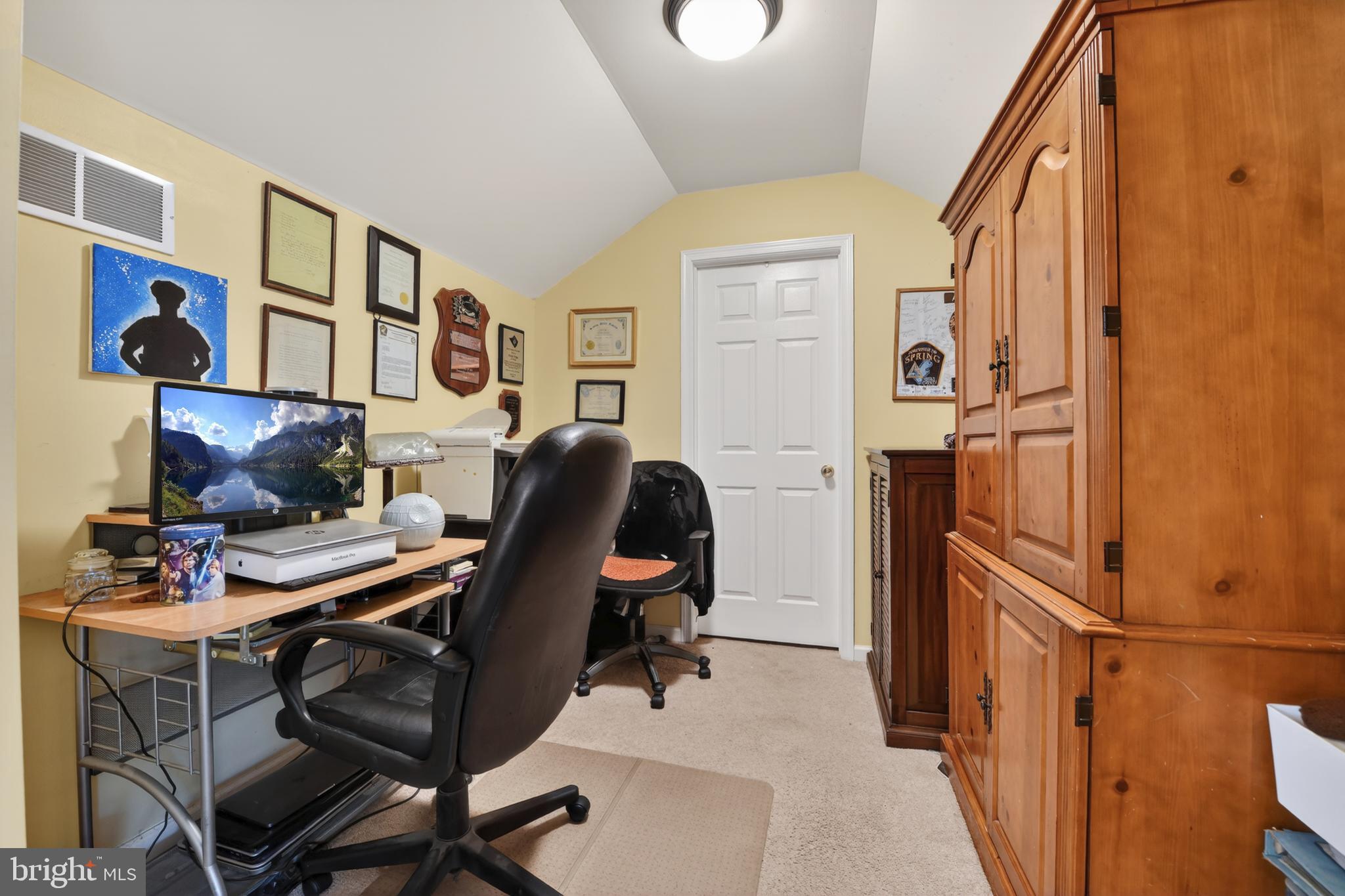 GOVERNORS POINTE - Residential
