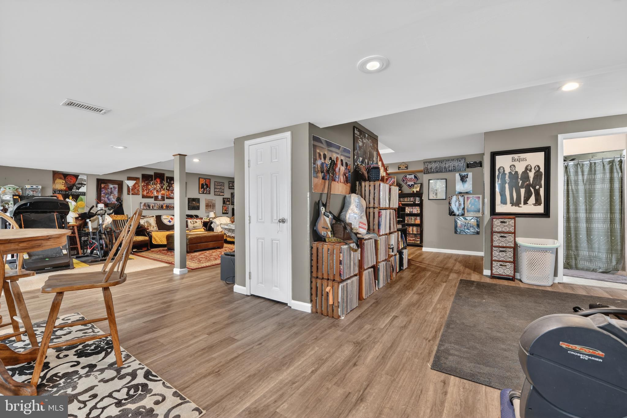 GOVERNORS POINTE - Residential