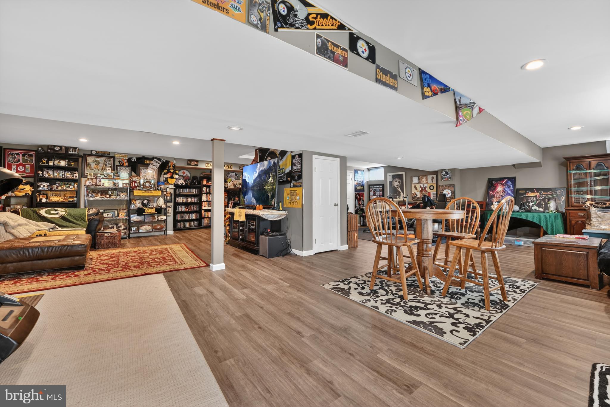 GOVERNORS POINTE - Residential