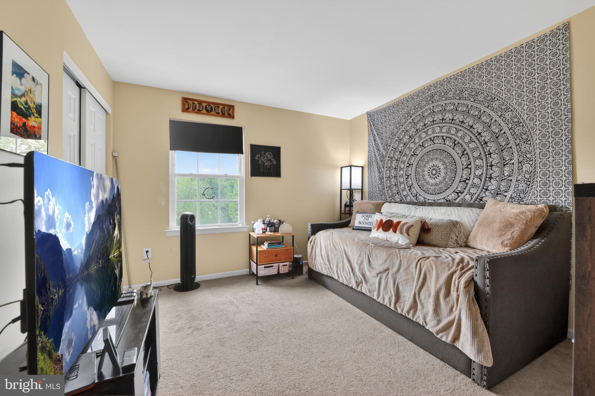 GOVERNORS POINTE - Residential