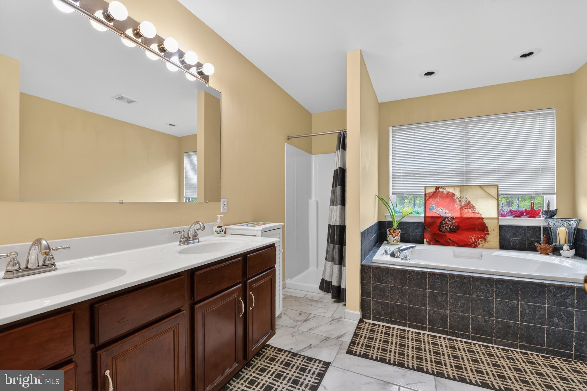 GOVERNORS POINTE - Residential
