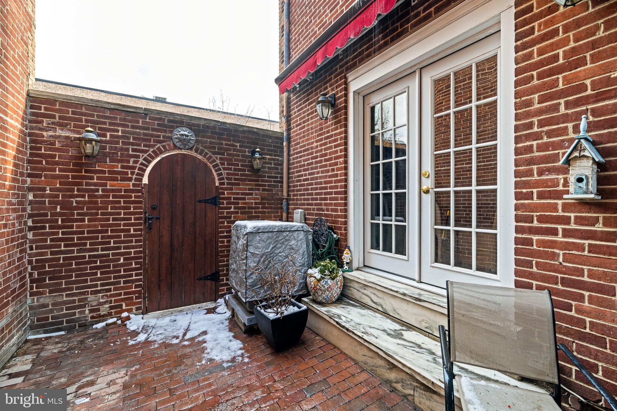 SOCIETY HILL - Residential