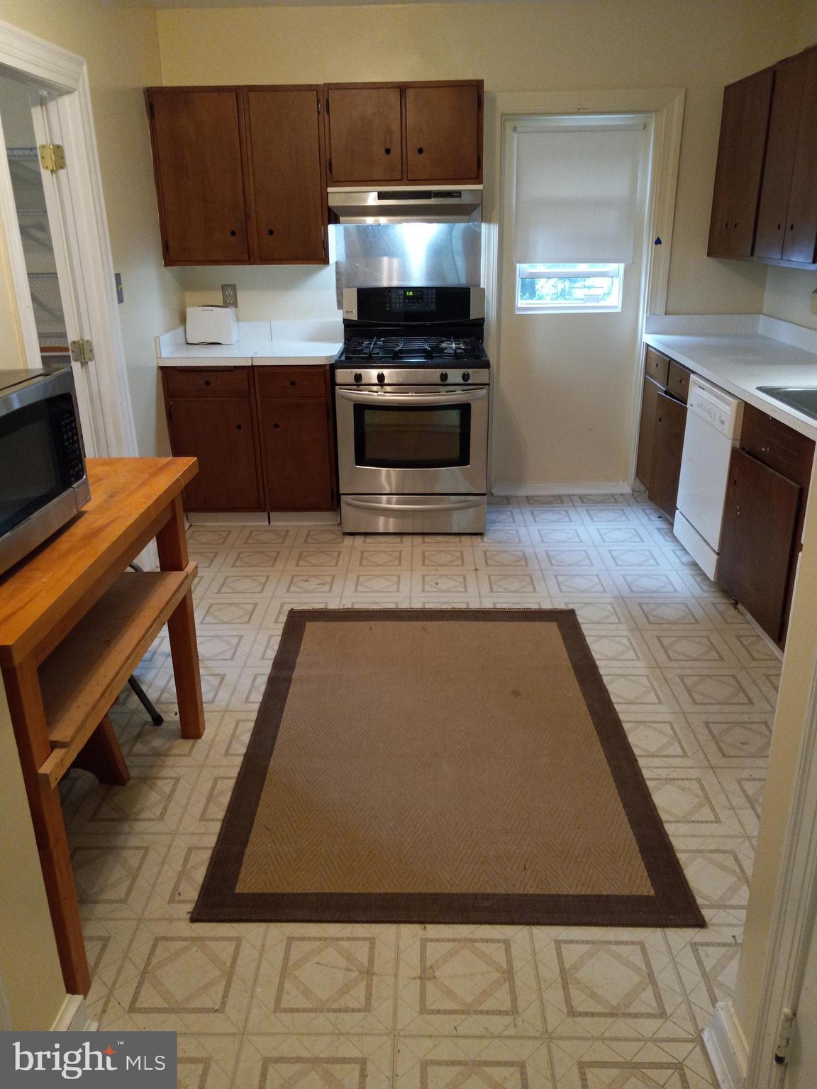 ADDISON HEIGHTS - Residential Lease