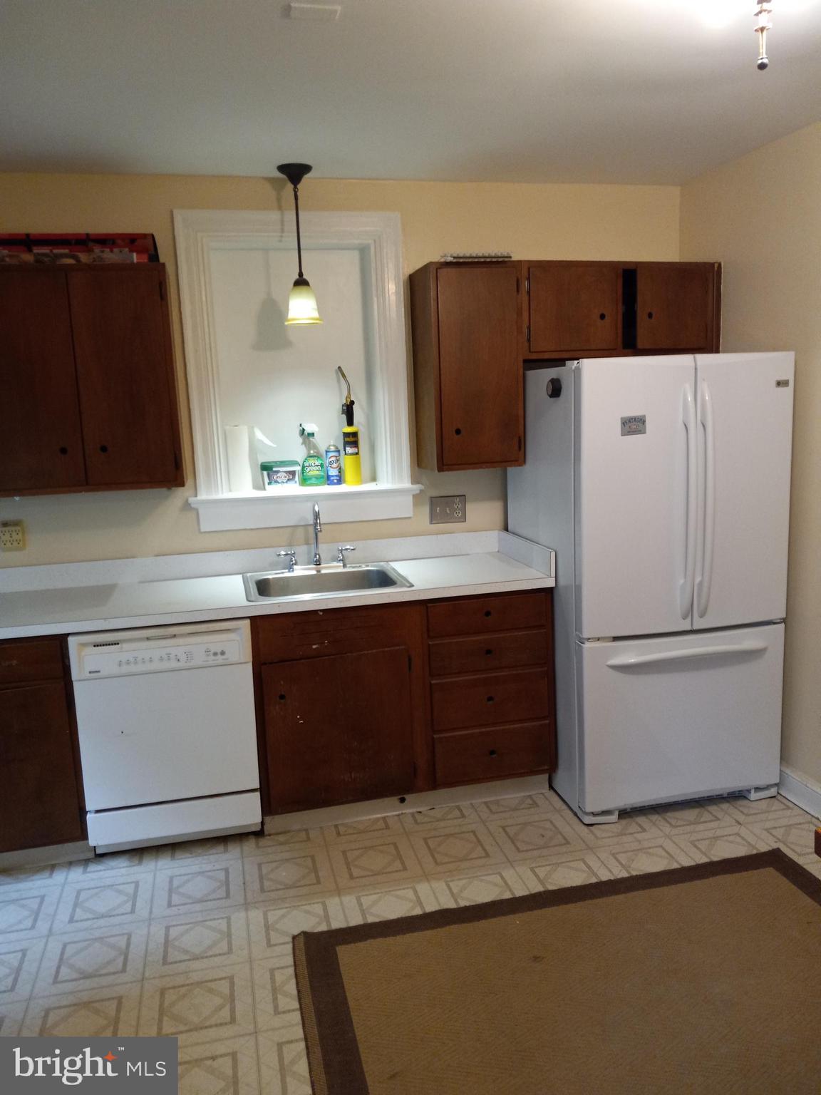 ADDISON HEIGHTS - Residential Lease