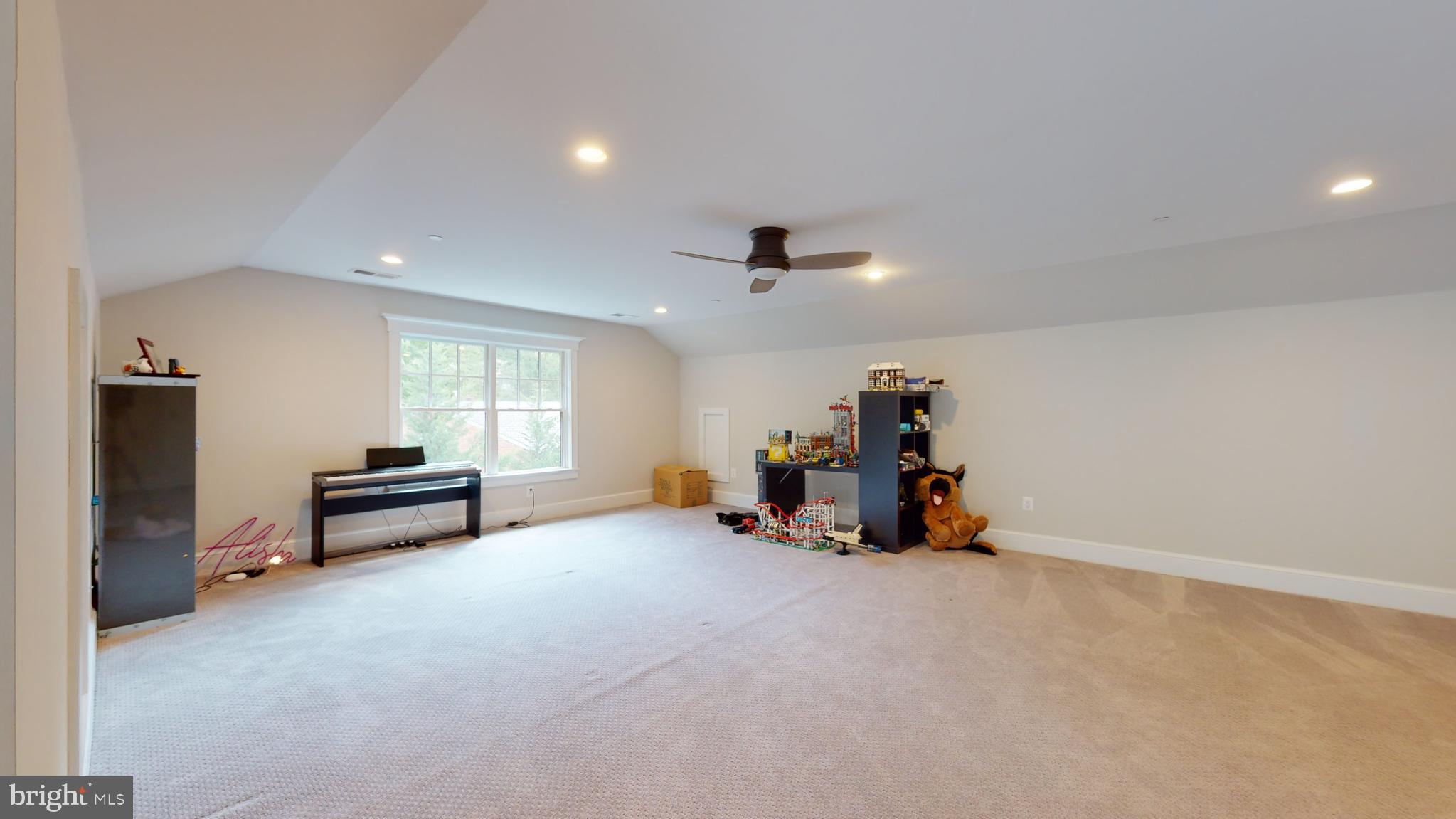 BRADLEY HILLS - Residential