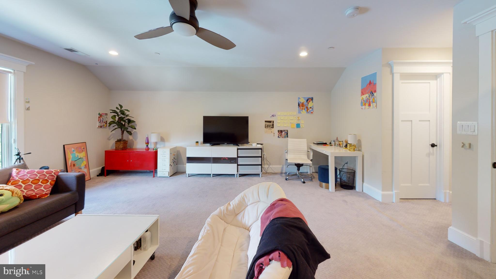 BRADLEY HILLS - Residential