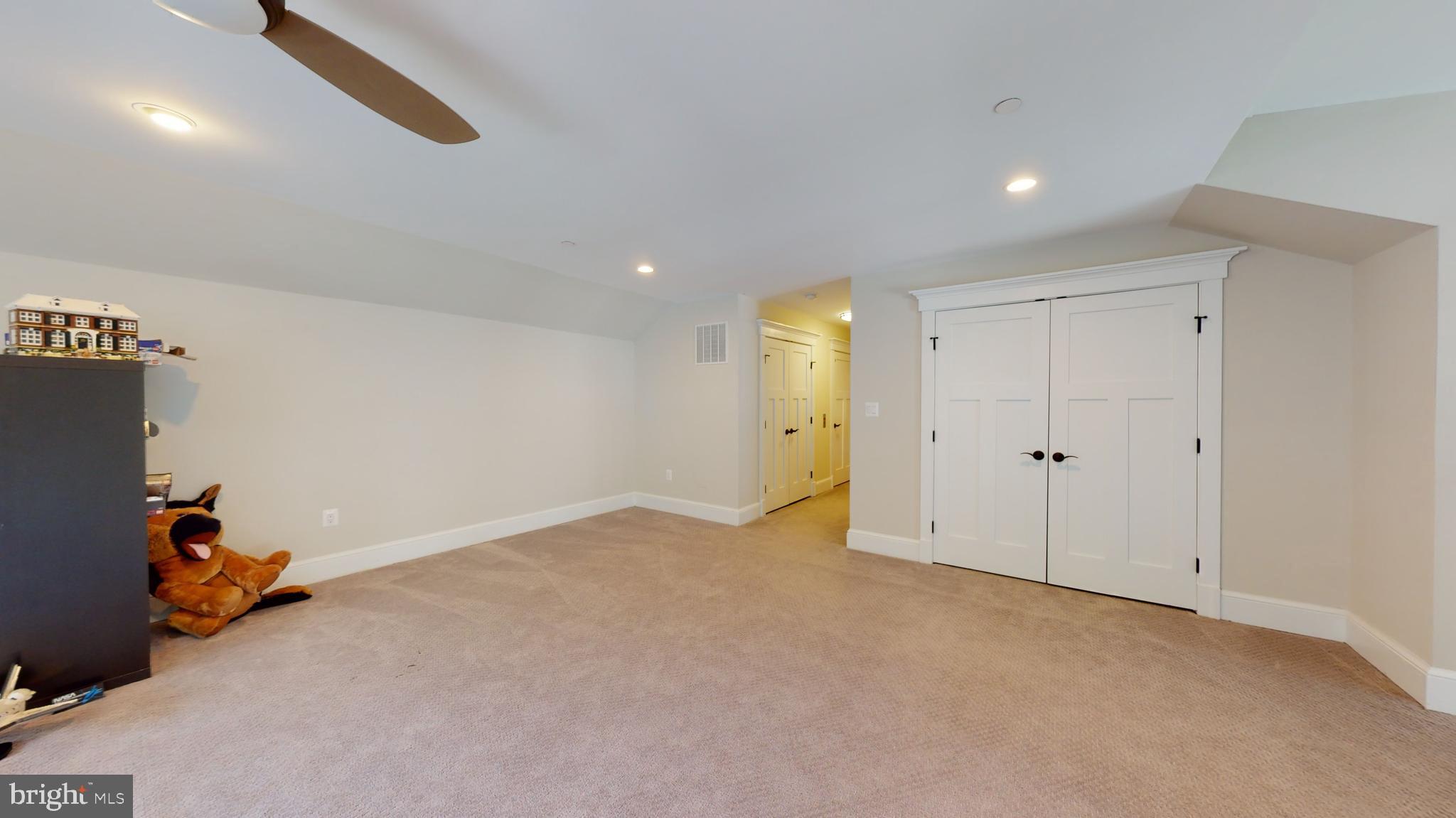 BRADLEY HILLS - Residential