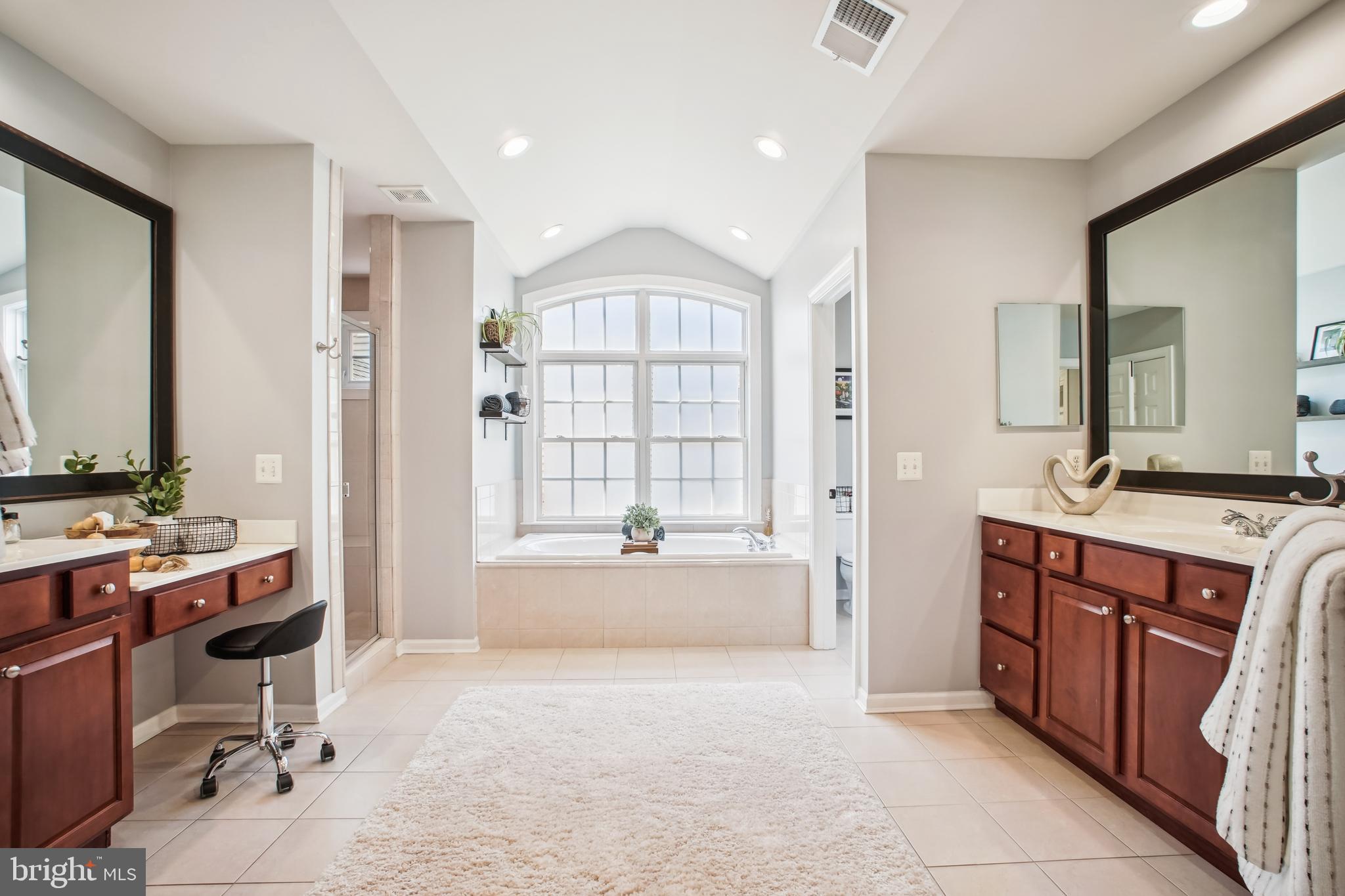 RIVER CREEK - Residential