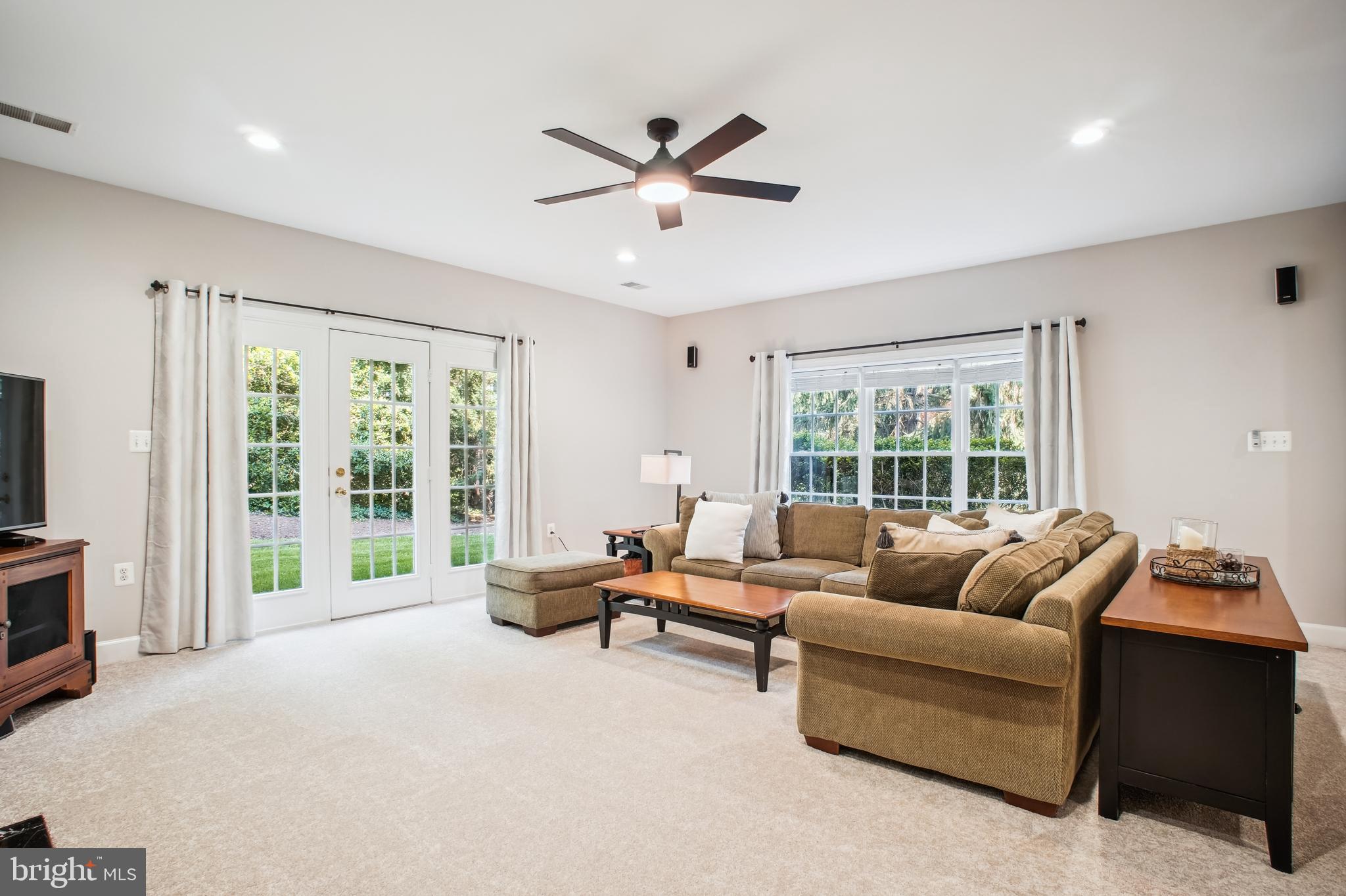 RIVER CREEK - Residential